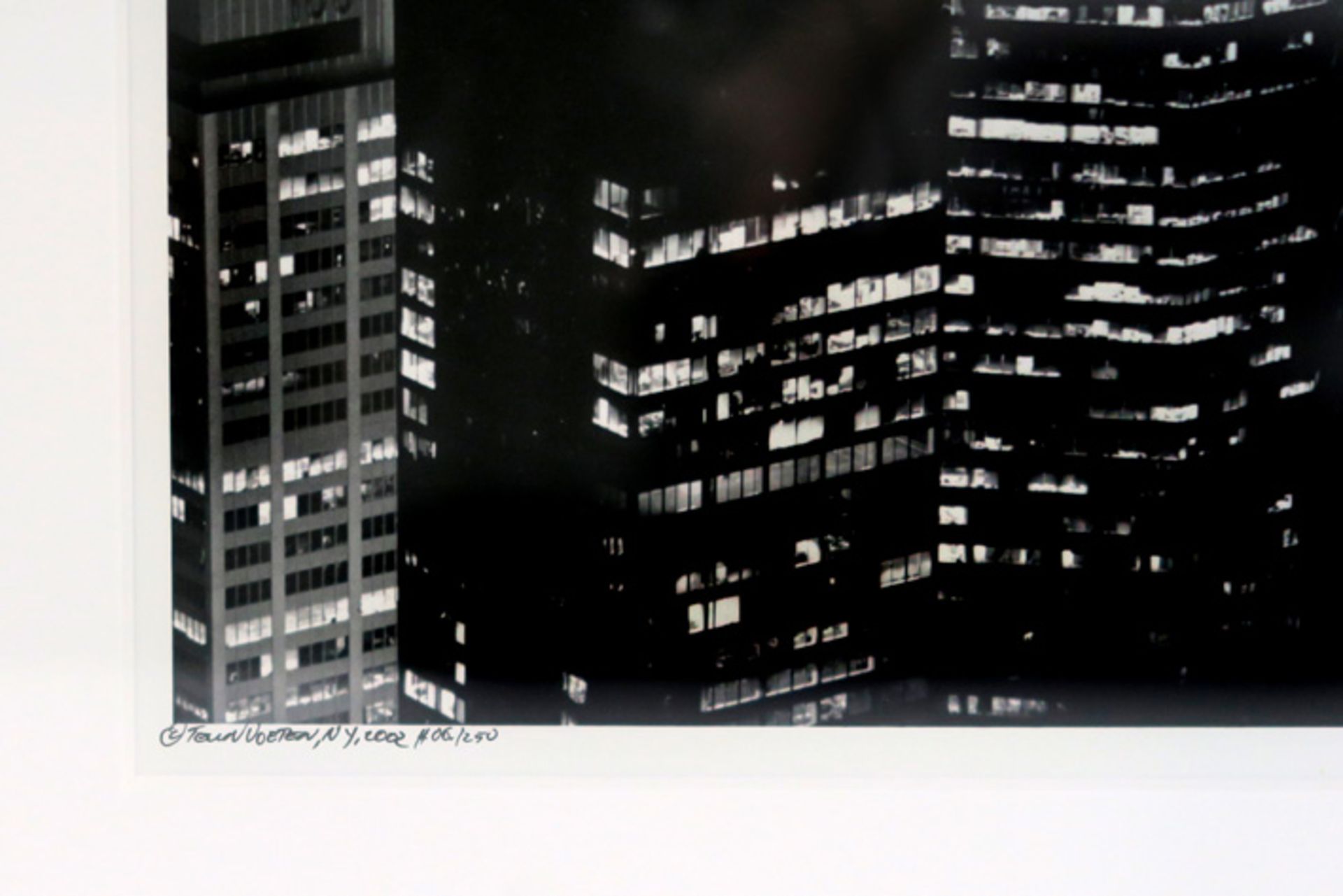 VOETEN TEUN (° 1961) foto n° 6/250 getiteld "New York by night" - 46 x 27,5 [...] - Image 3 of 3