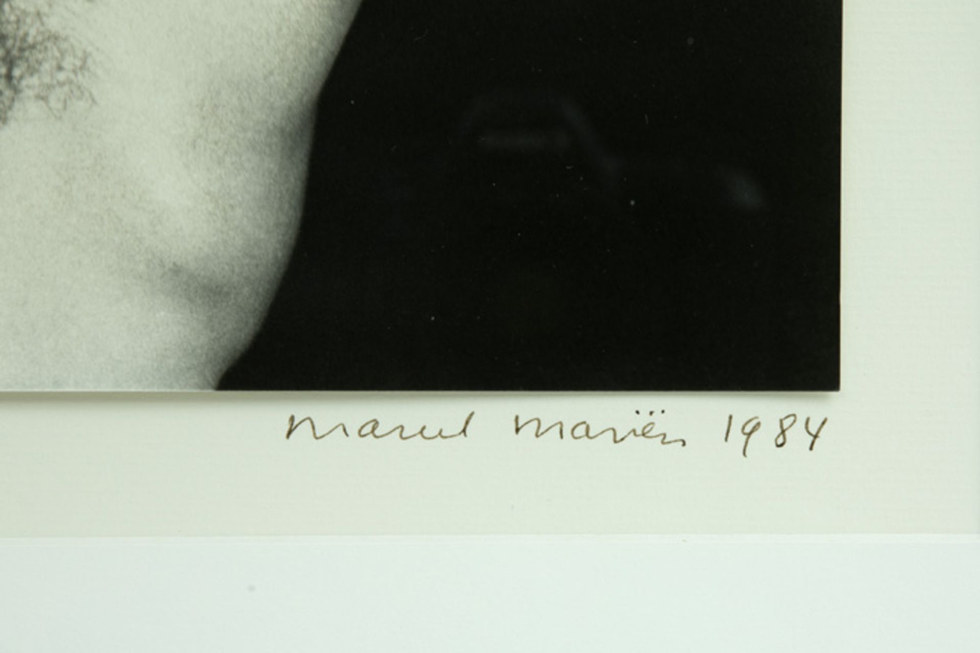 MARIËN MARCEL (1920 - 1993) foto in zwart/wit getiteld "Poirier en chambre" of "De [...] - Image 3 of 3