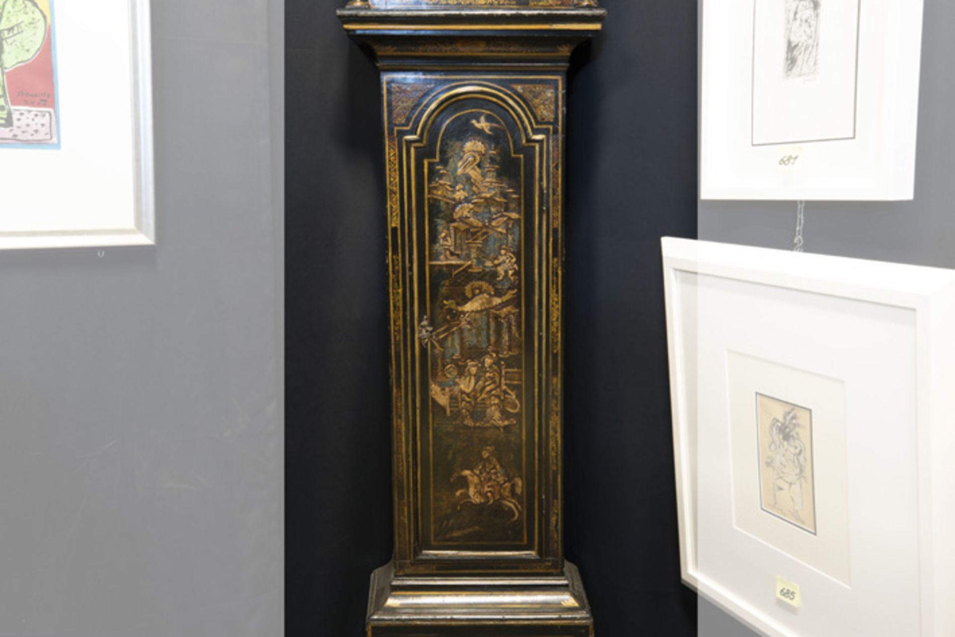 Mooie antieke staande klok met een kast in gepolychromeerd hout met chinoiserie-decor [...] - Image 2 of 2