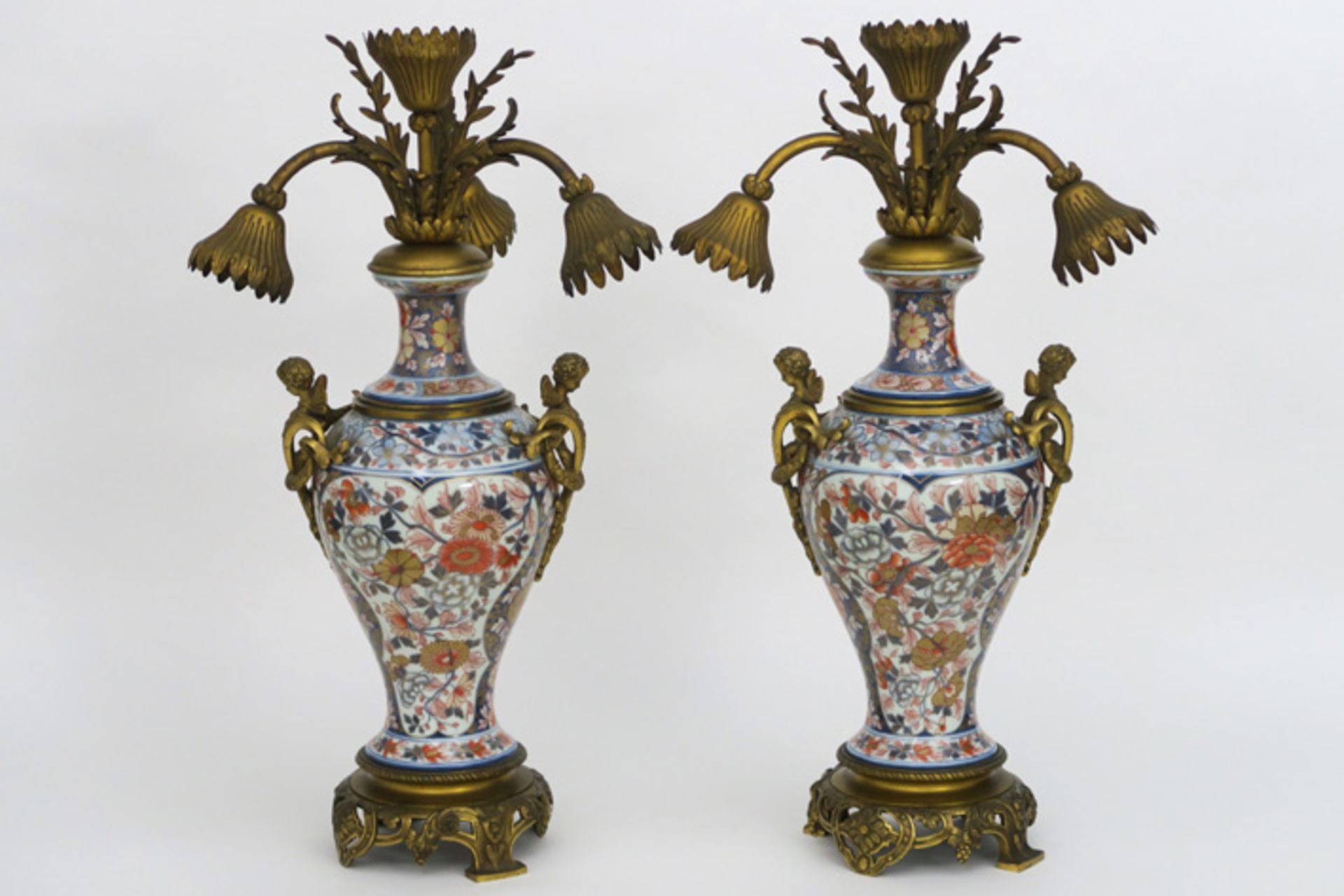 Antiek paar lampen in gedoreerde brons en 18° eeuws Japans porselein met Imari-decor [...]