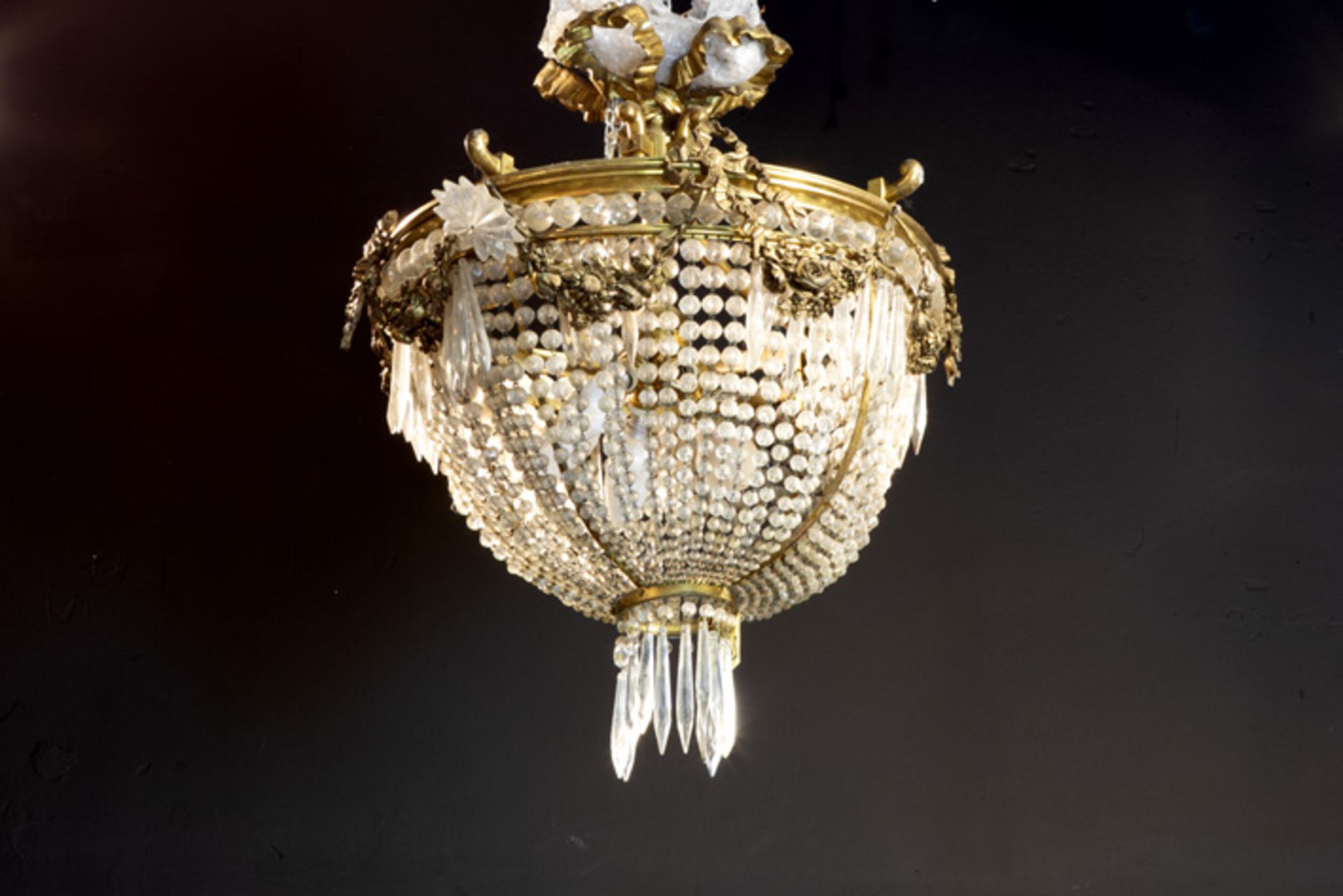 'antique' neoclassical chandelier in bronze and crystal - - 'Antieke' [...]