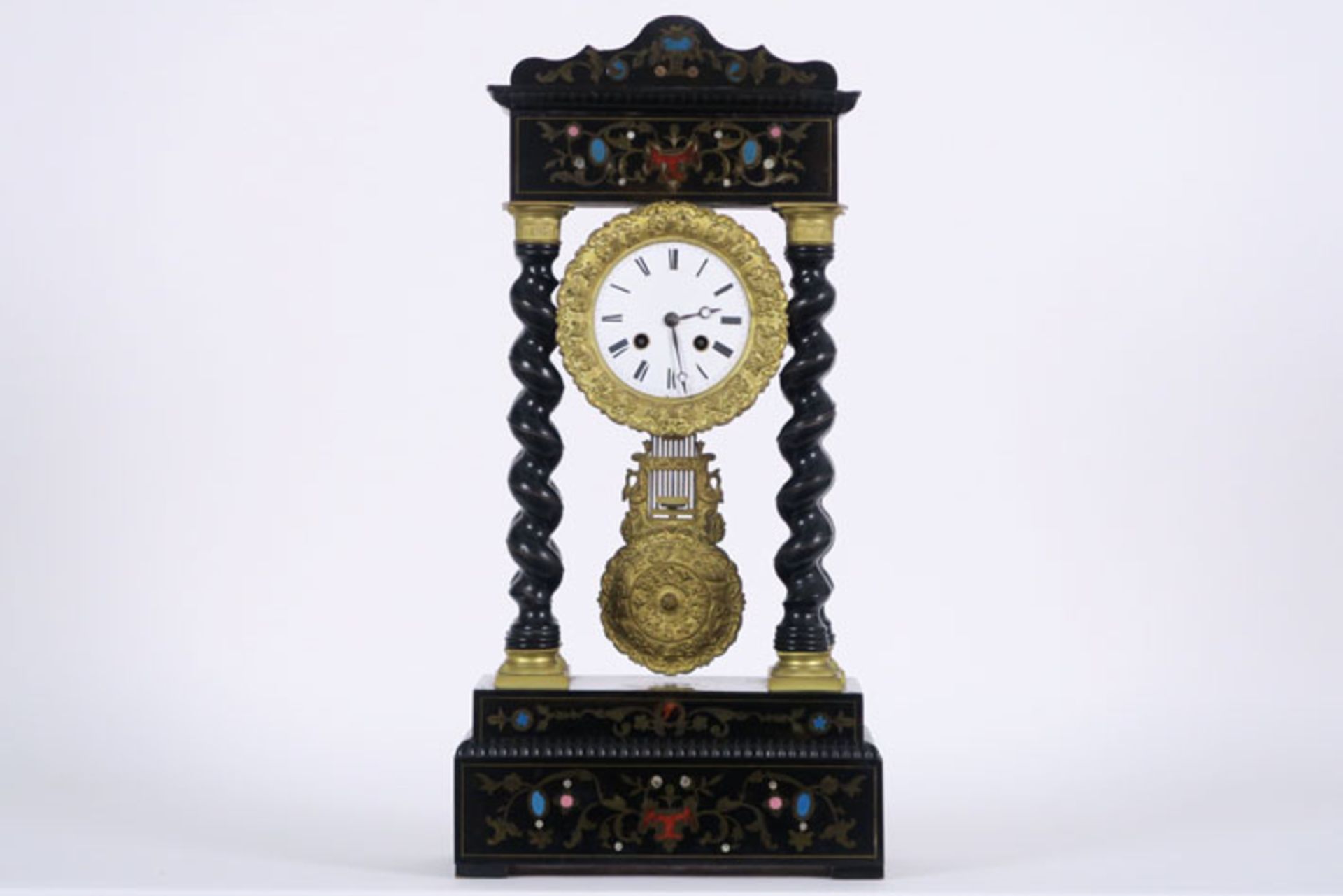 small 19th Cent. clock with case in ebony and ebonised wood - - Negentiende eeuws [...]