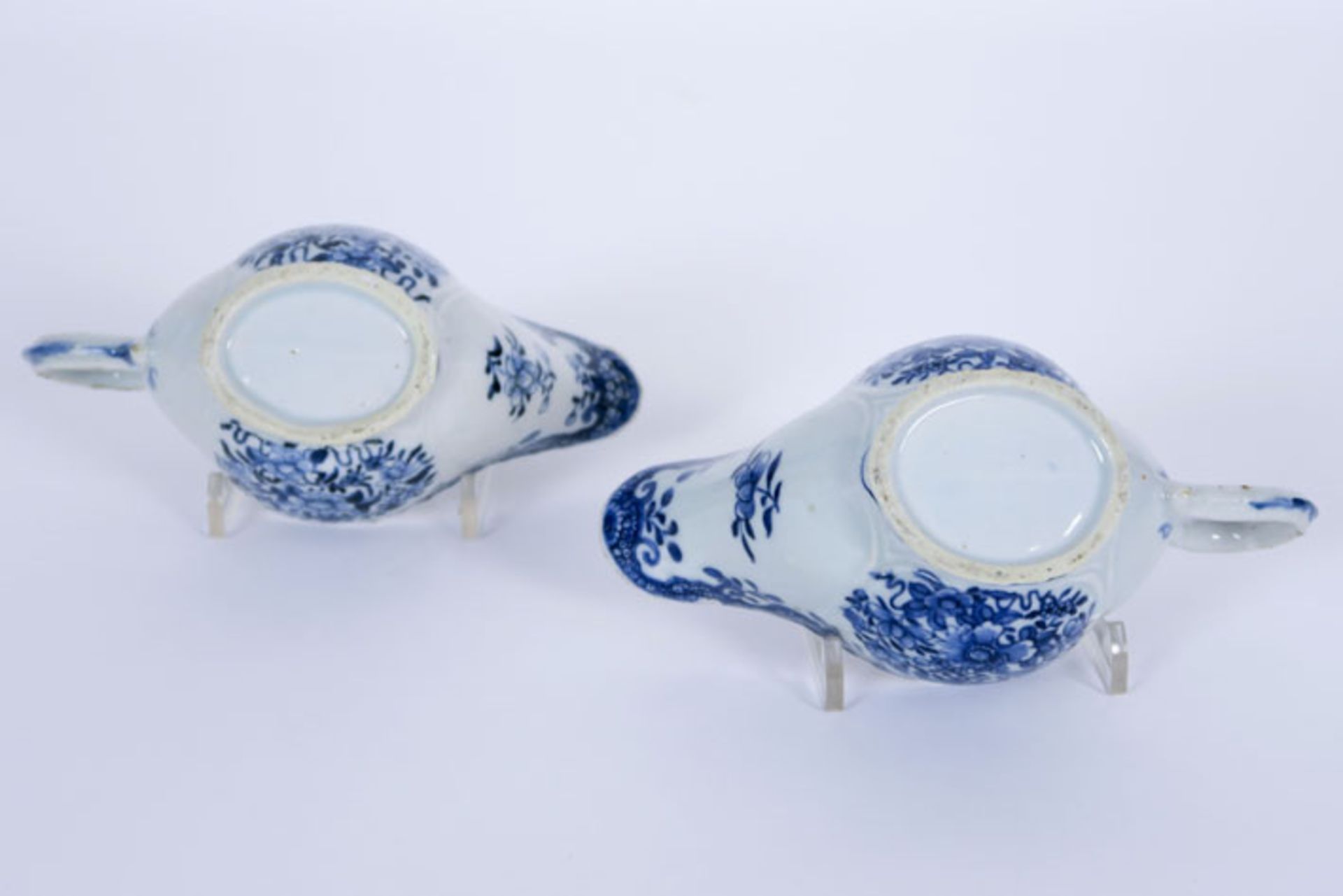pair of 18th Cent. Chinese sauce boats in porcelain with blue-white decor with [...] - Bild 3 aus 3