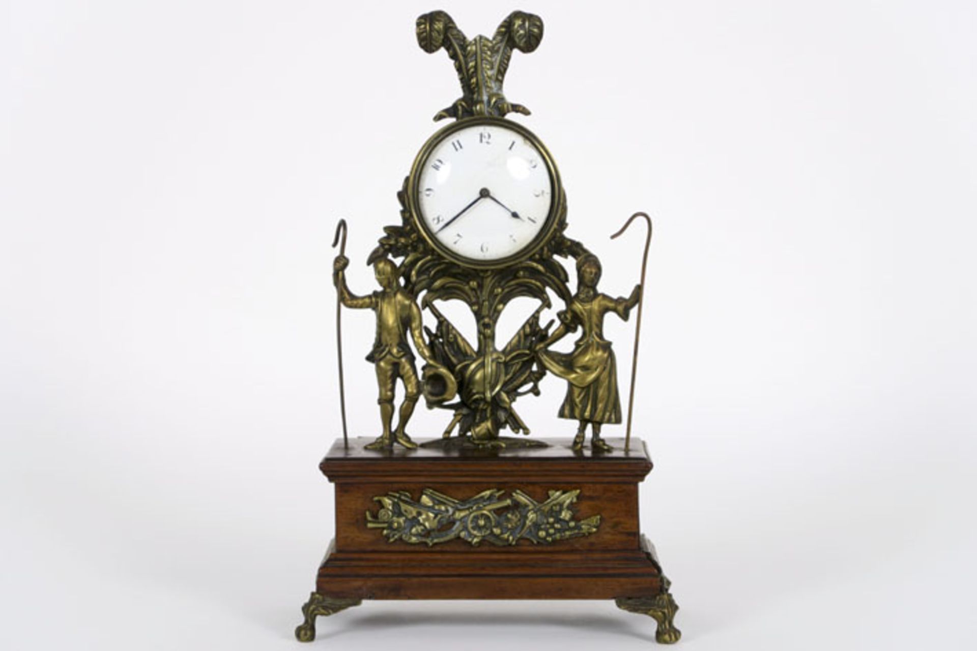 small 18th Cent. English clock in bronze and wood with signed work - - Achttiende [...]