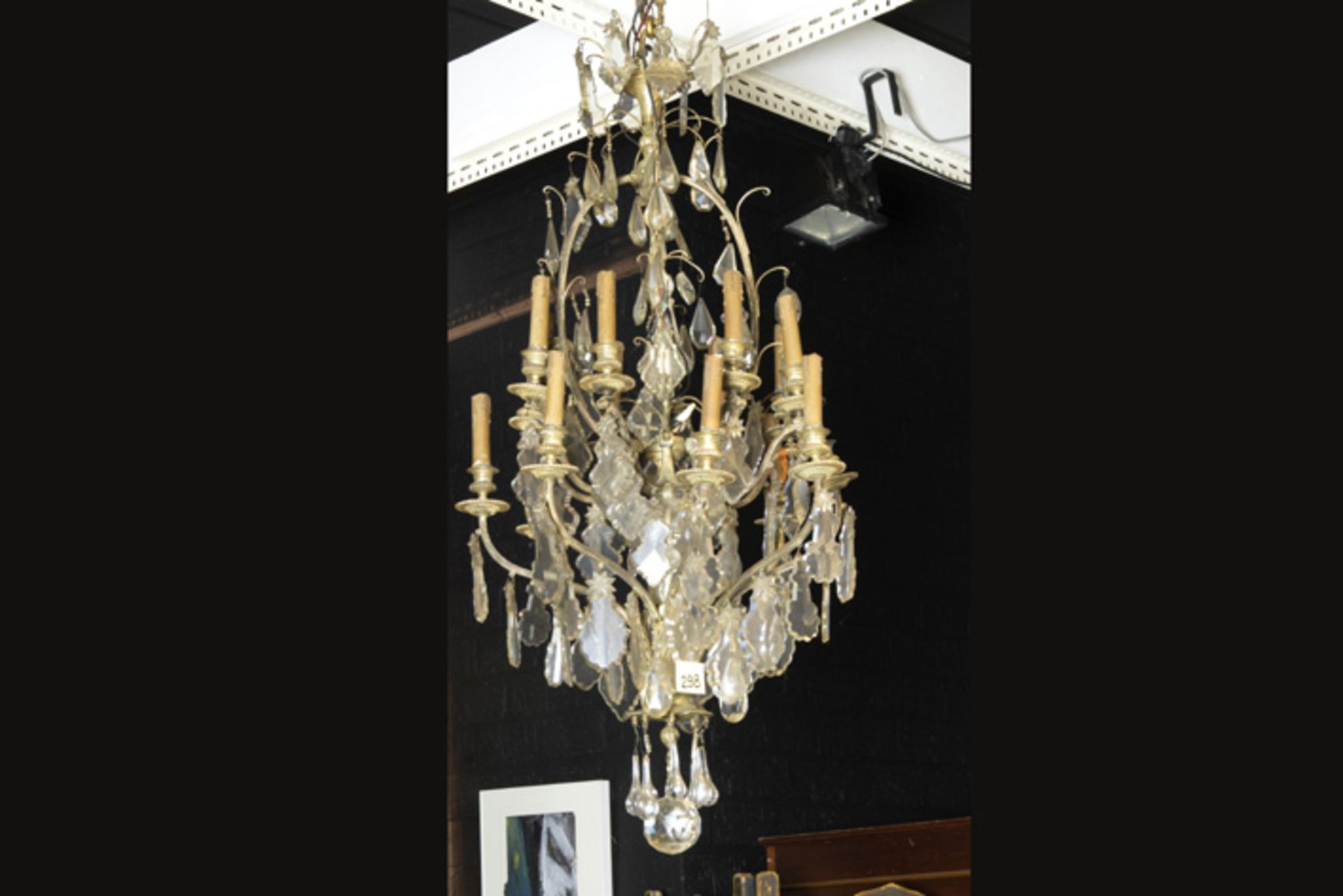 'antique' chandelier in bronze with crystal plaques - - 'Antieke' luster met [...]