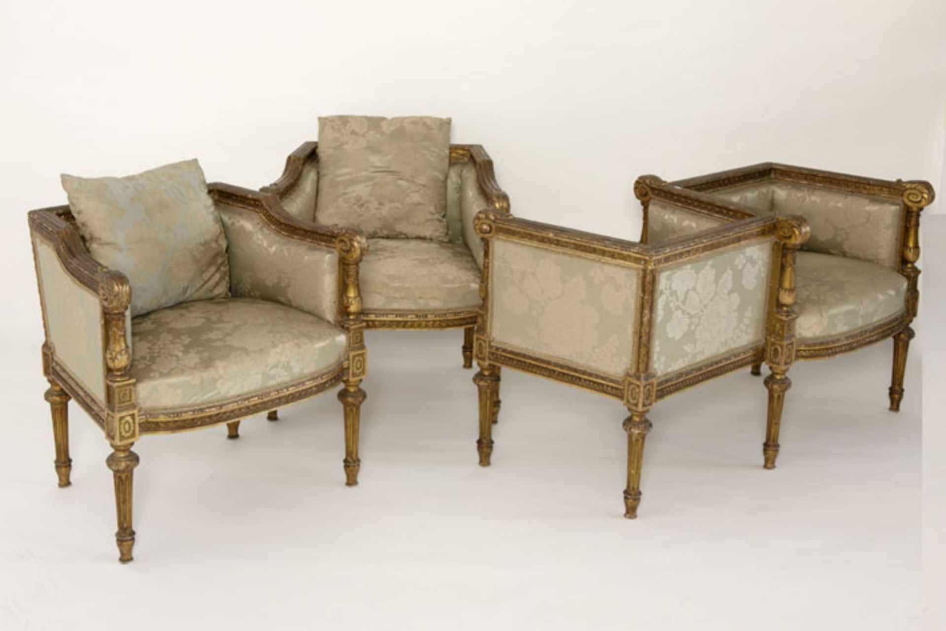 antique Louis XVI style suite with a pair of armchairs and a double one [...]