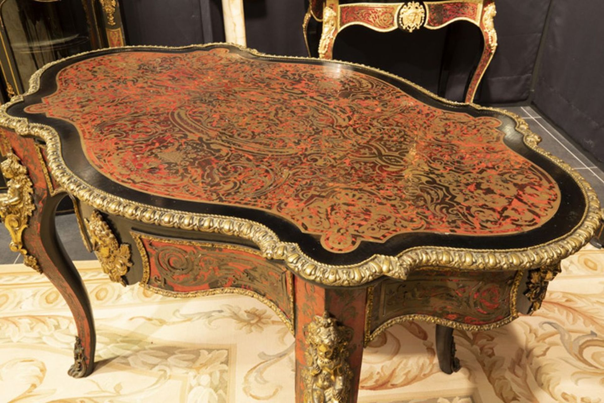 FRANKRIJK - ca 1850/70 Napoleon III-tafel met lade in "Boulle", versierd met fraai, [...] - Bild 2 aus 3