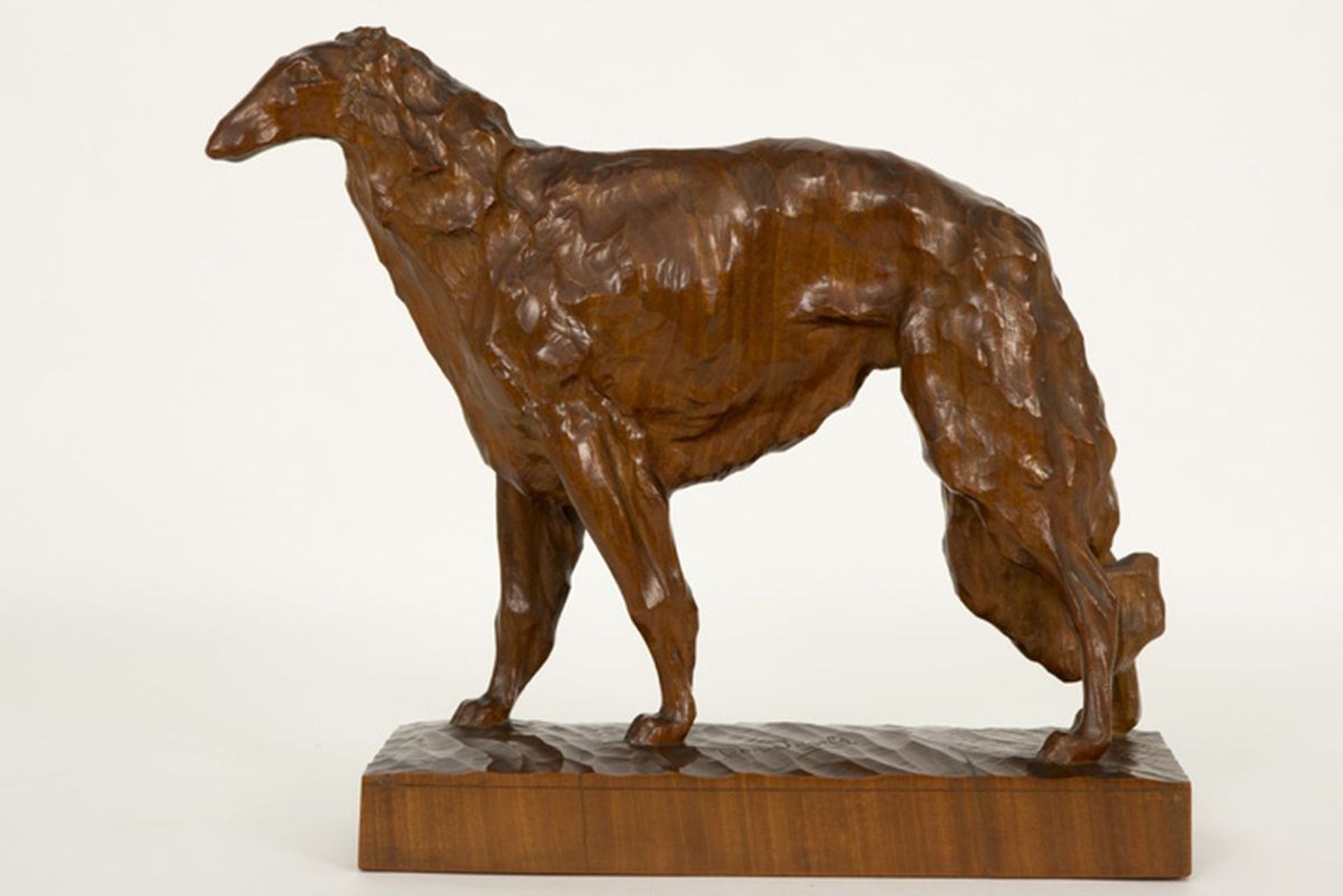 INGELS DOMIEN (1881 - 1946) sculptuur in hout : "Windhond" - hoogte en breedte : [...]