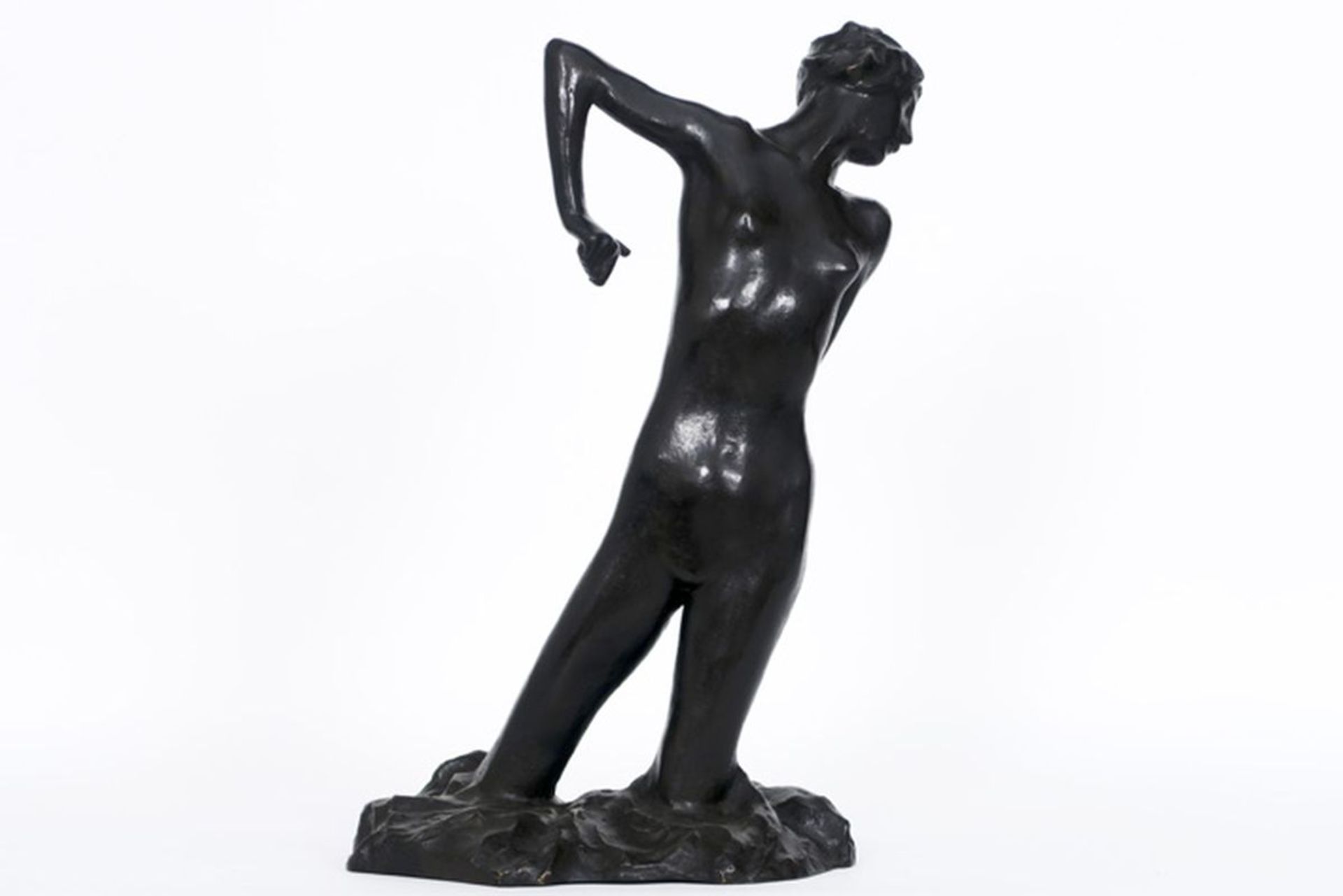MINNE GEORGE (1866 - 1941) sculptuur in brons met bruine patine : "Baadster I" - in [...]