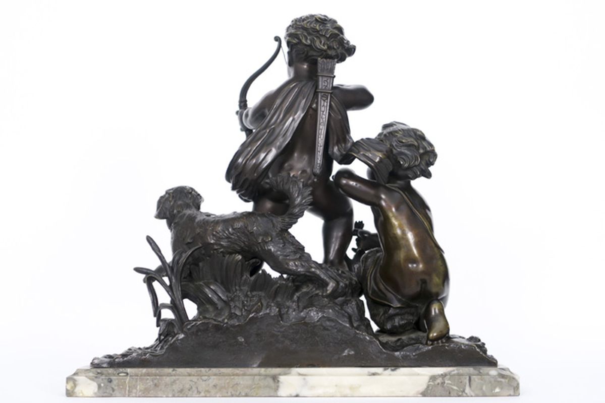 MOREAU AUGUSTE (1834 - 1917) antieke sculptuur in brons : "Twee jagende amourtjes" - [...] - Image 3 of 4