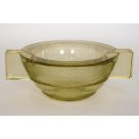 DAUM NANCY Art Deco-bowl met grepen in lichtgeel, deels "frosted" kristal - breedte [...]