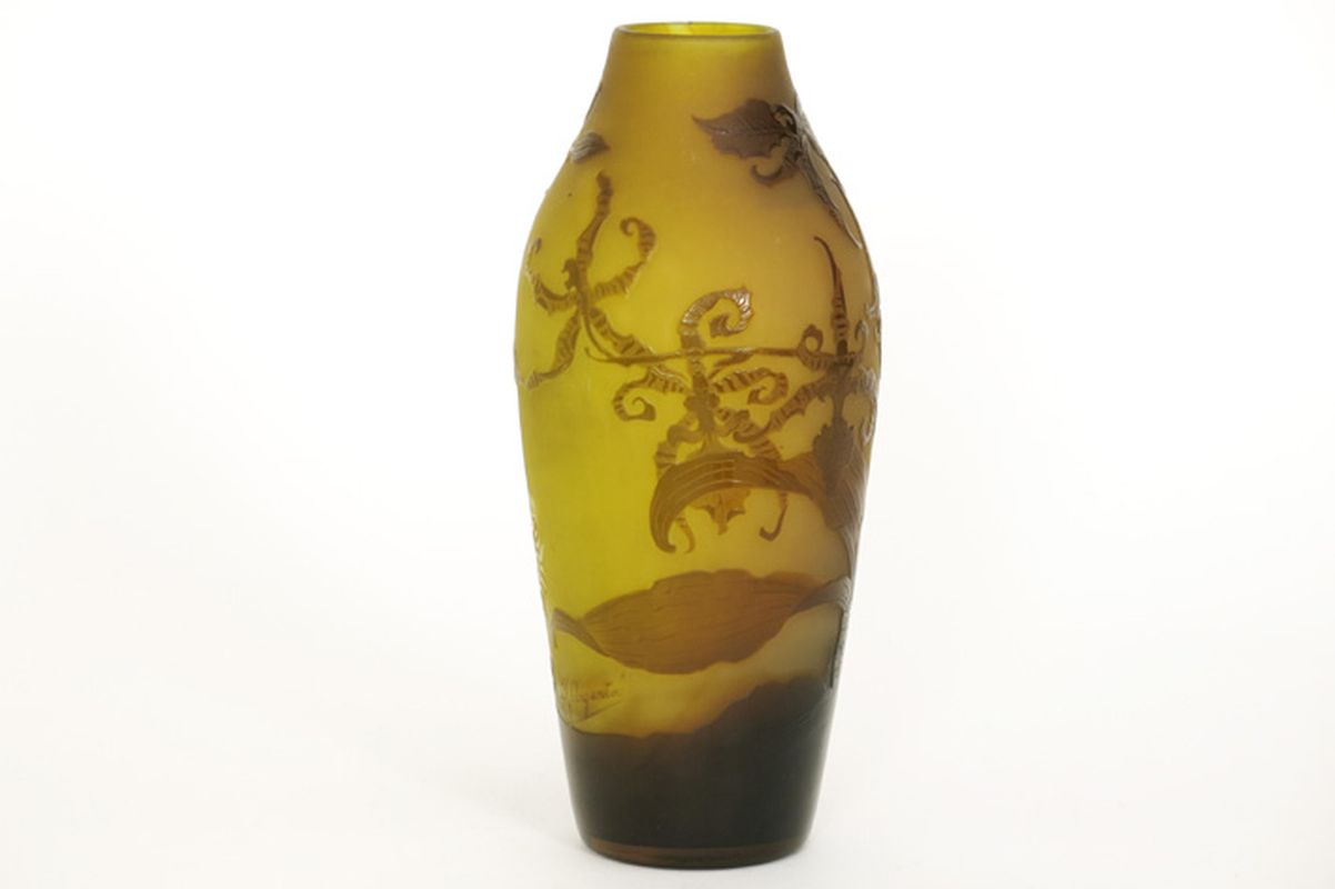 D'ARGENTAL kleine Art Nouveau-vaas in meerlagige cameo glaspasta met een floraal [...] - Image 3 of 5