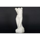 VANDER HAEGEN C. (20° EEUW) sculptuur in Carrara-marmer : "Torso van een vrouwelijk [...]