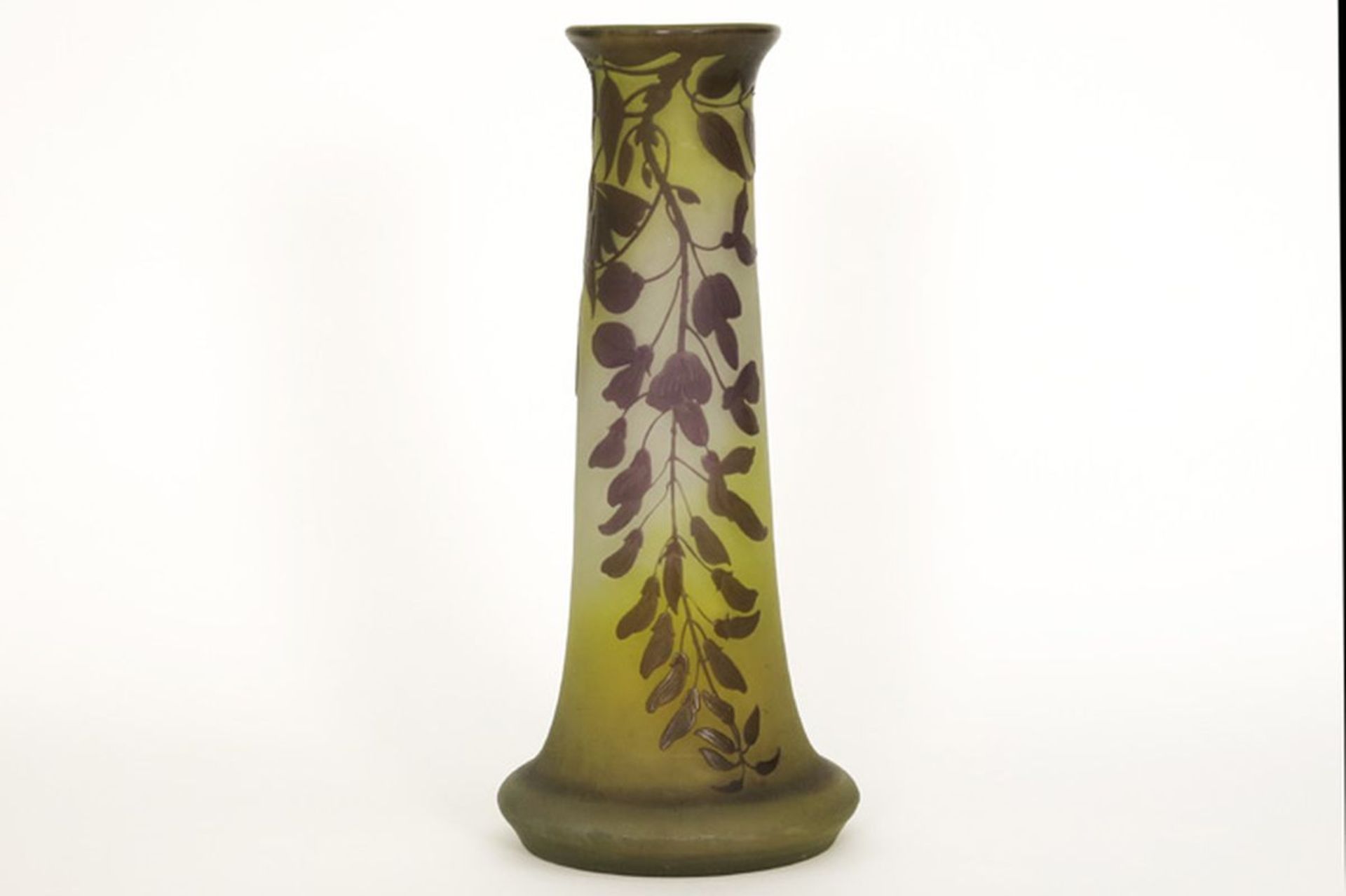 GALLÉ met sterretje (1904 - 1914) Art Nouveau-vaas in meerlagige cameo glaspasta met [...]