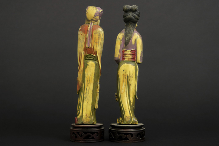 Paar oude Chinese sculpturen in deels gepolychromeerde ivoor : "Man" en "Vrouw" - [...] - Image 3 of 5