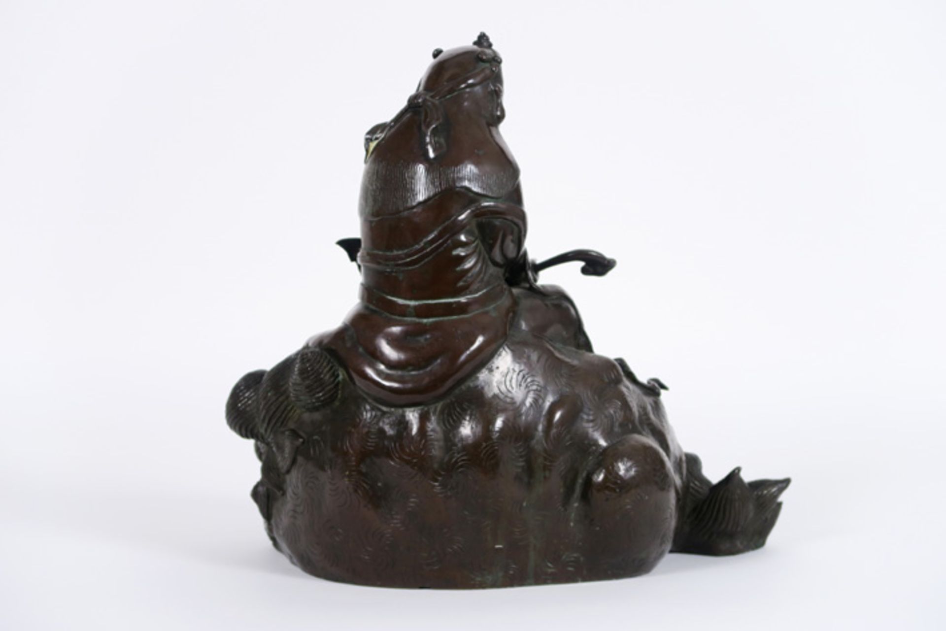 Antieke Japanse sculptuur in brons : "Godheid zittend op een slapende tempelleeuw" [...] - Bild 3 aus 4