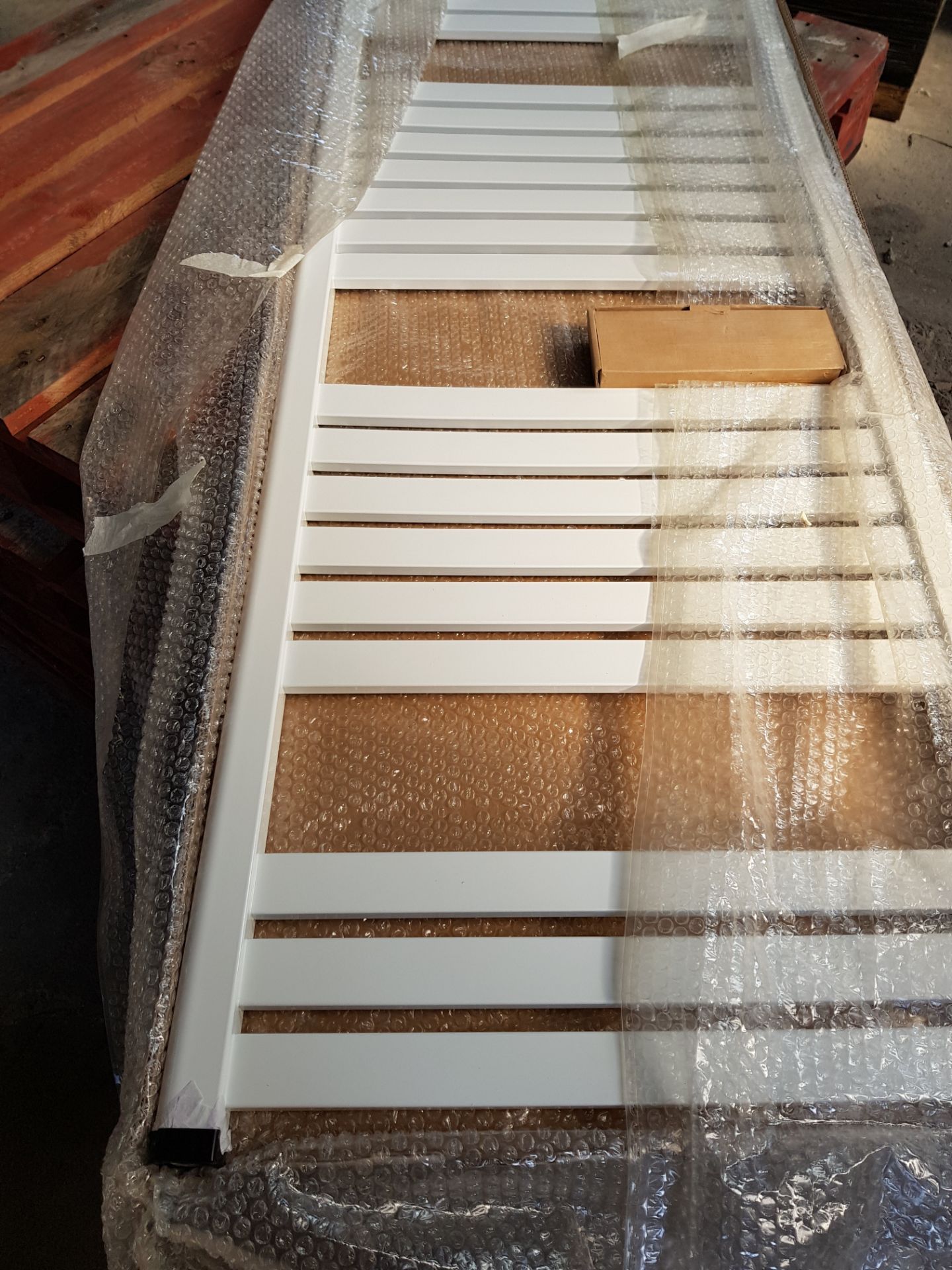 HEATED WHITE TOWEL RAIL