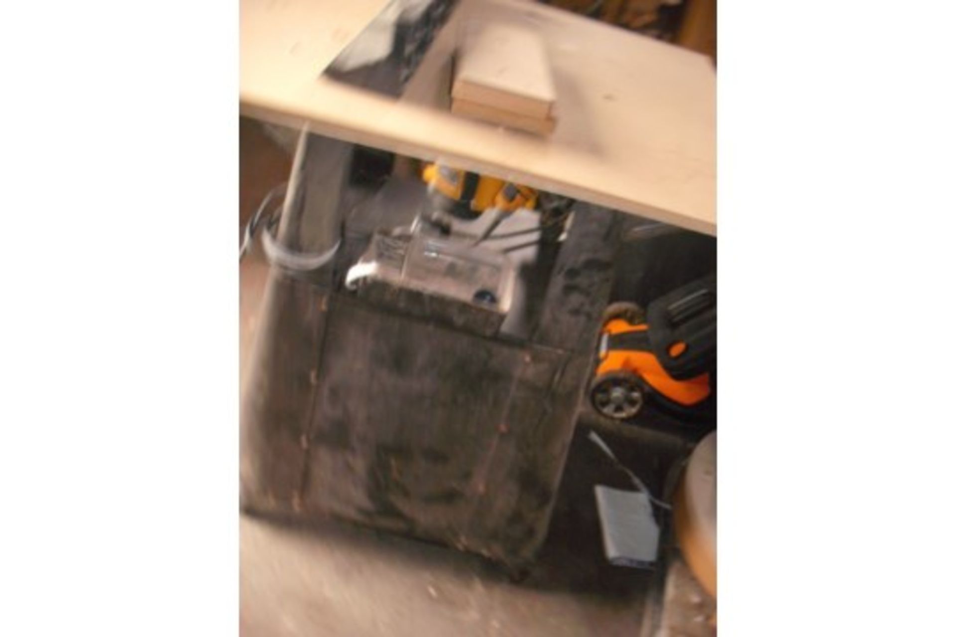 WOOD ROUTER COMES WITH THE STAND MAKE JCB - Image 4 of 6