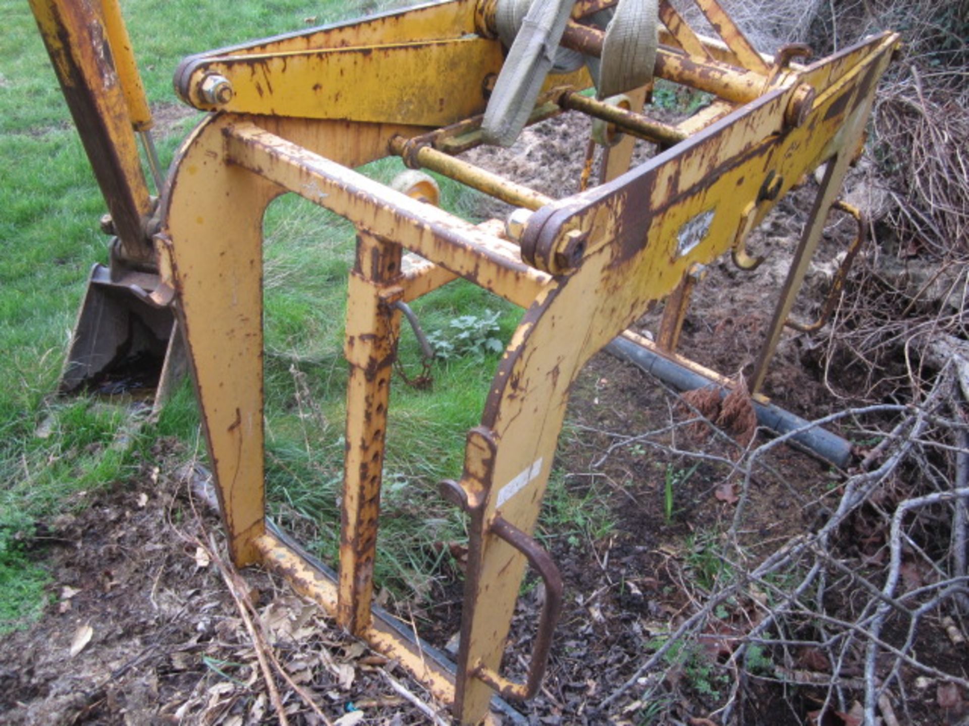 Brick grab attachment, SWL 1500kg. NB: This item has no record of Thorough Examination. The - Image 3 of 4