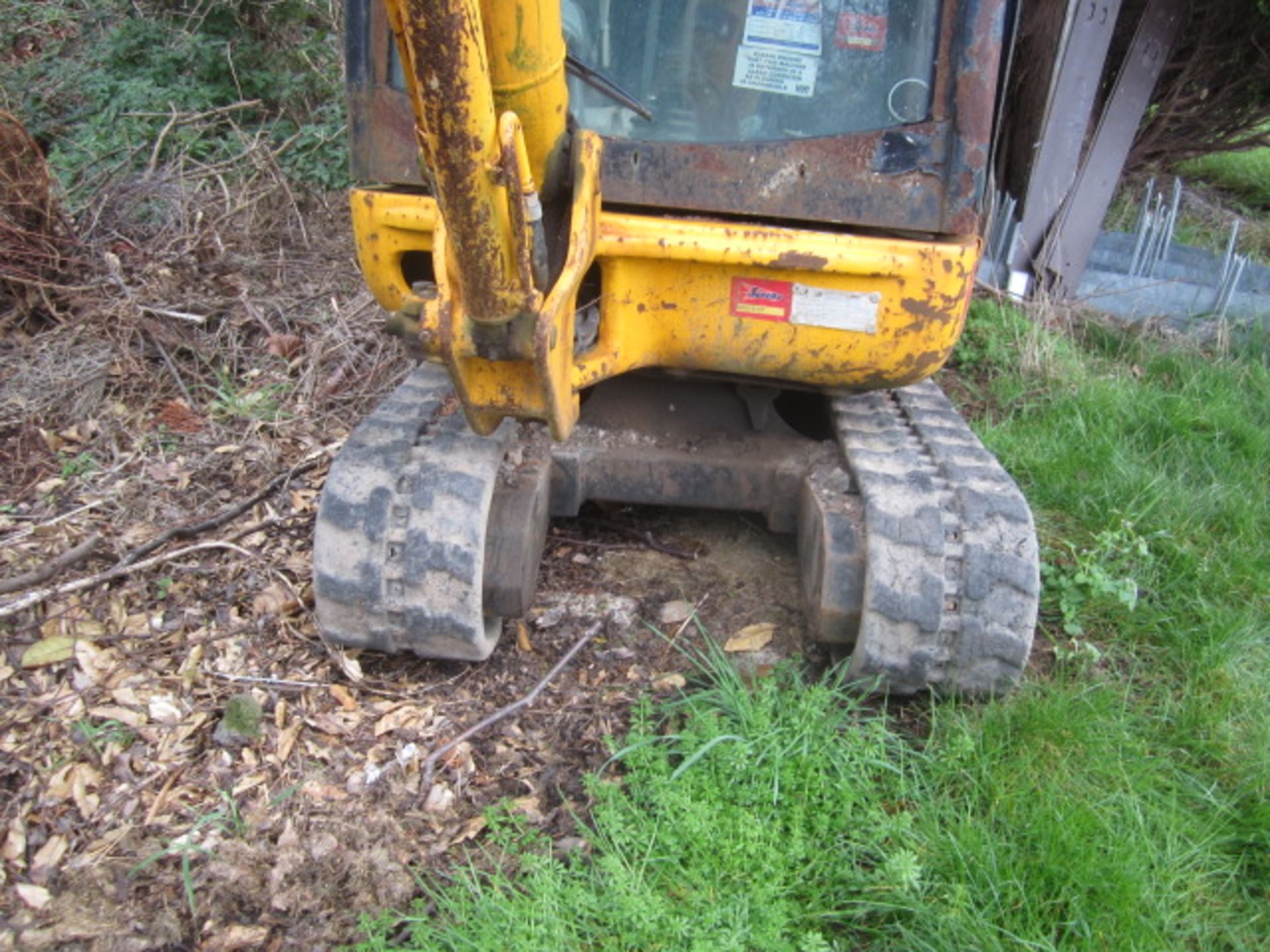 JCB 8014 rubber tracked mini digger, serial number JCB 09014T71283903, run hours 130.5 (2007). - Image 4 of 12