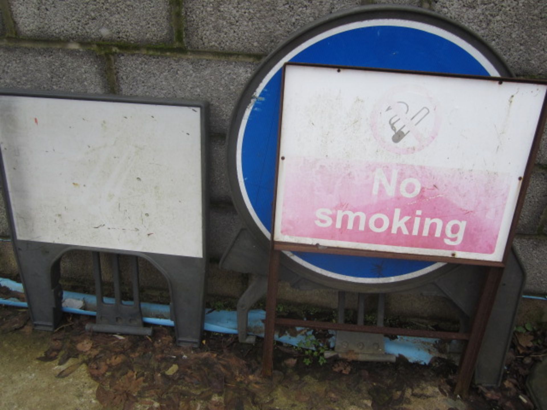 Quantity of various site warning signs. Located The Nurseries, New Passage Road, Pilning, Bristol, - Image 3 of 6