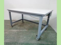 Proprietary Mobile Laboratory Bench with Under Slung Power and 32mm Grey Trespa Worktop (Ref: