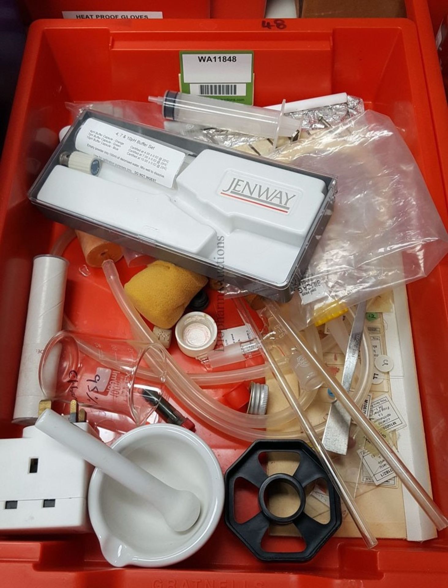 Assorted school lab items including: mortar & pestle, pipettes, etc. (Ref: WA11848)
