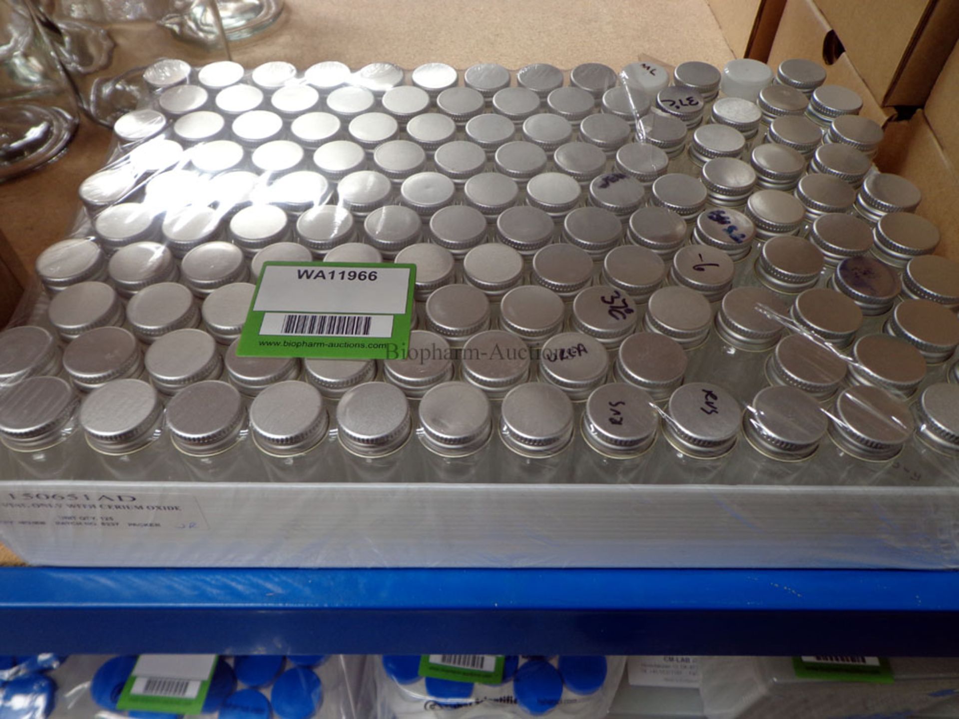 Quantity of glass screw top vials (Ref: WA11966)