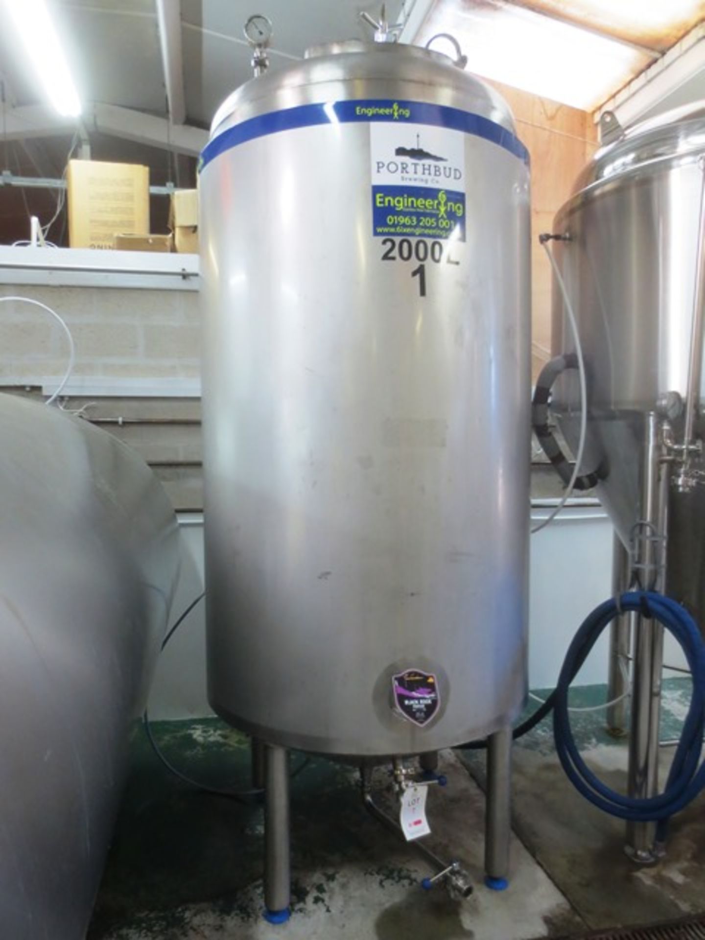 6ixen Engineering stainless steel chilled jacketed vertical fermenting storage tank, capacity 2, - Image 2 of 2