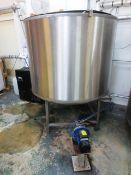 Unbadged stainless steel chilled jacketed fermenting tank, capacity 1,000 litres, with transfer