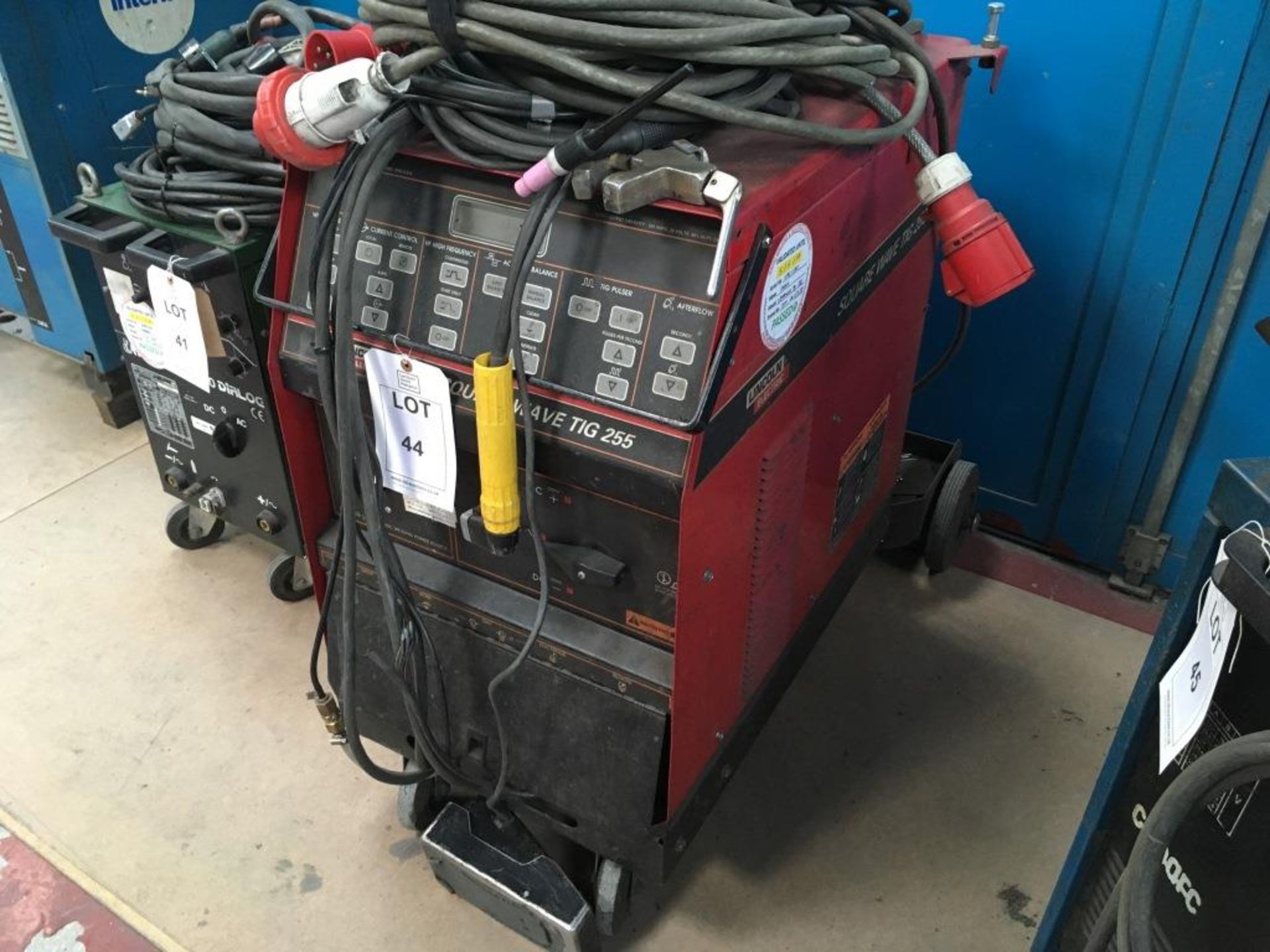 Lincoln Electric Square Wave Tig 255 welder with Telwin GRA 90 water cooler - Image 2 of 4