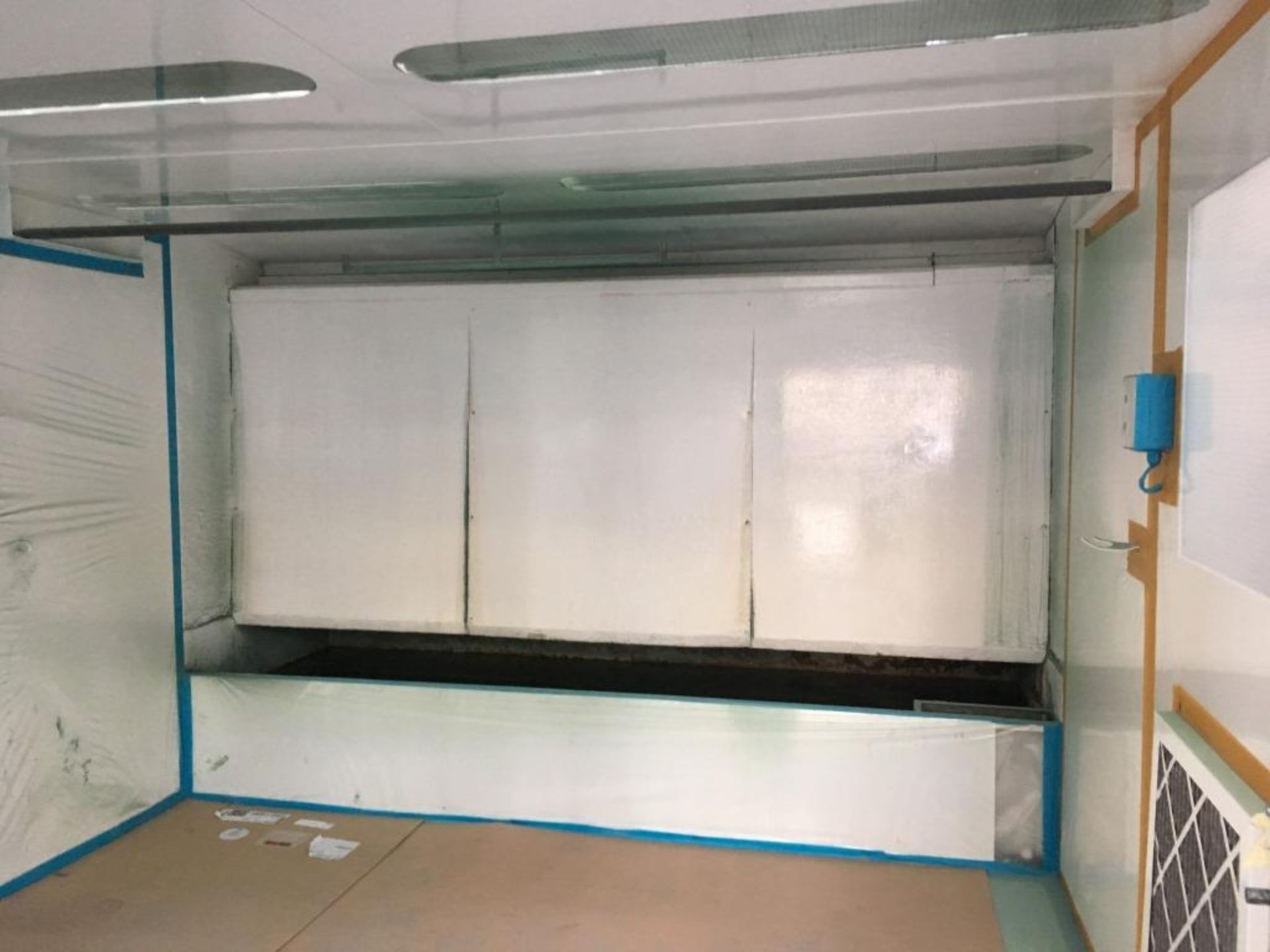 Fabricated spray booth in wet back extraction room and drying room, approx. external dimensions 4.4m - Image 2 of 4