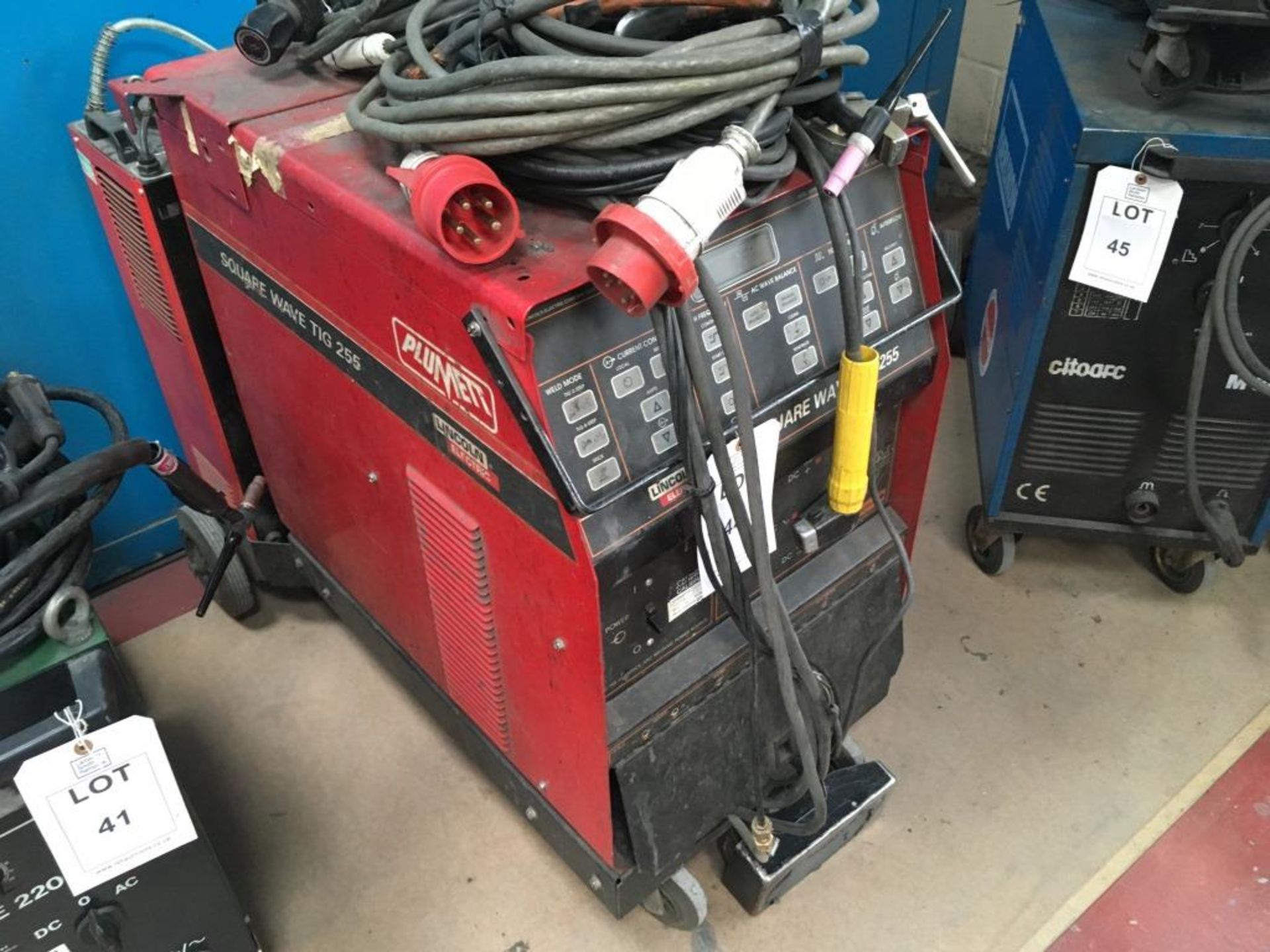 Lincoln Electric Square Wave Tig 255 welder with Telwin GRA 90 water cooler