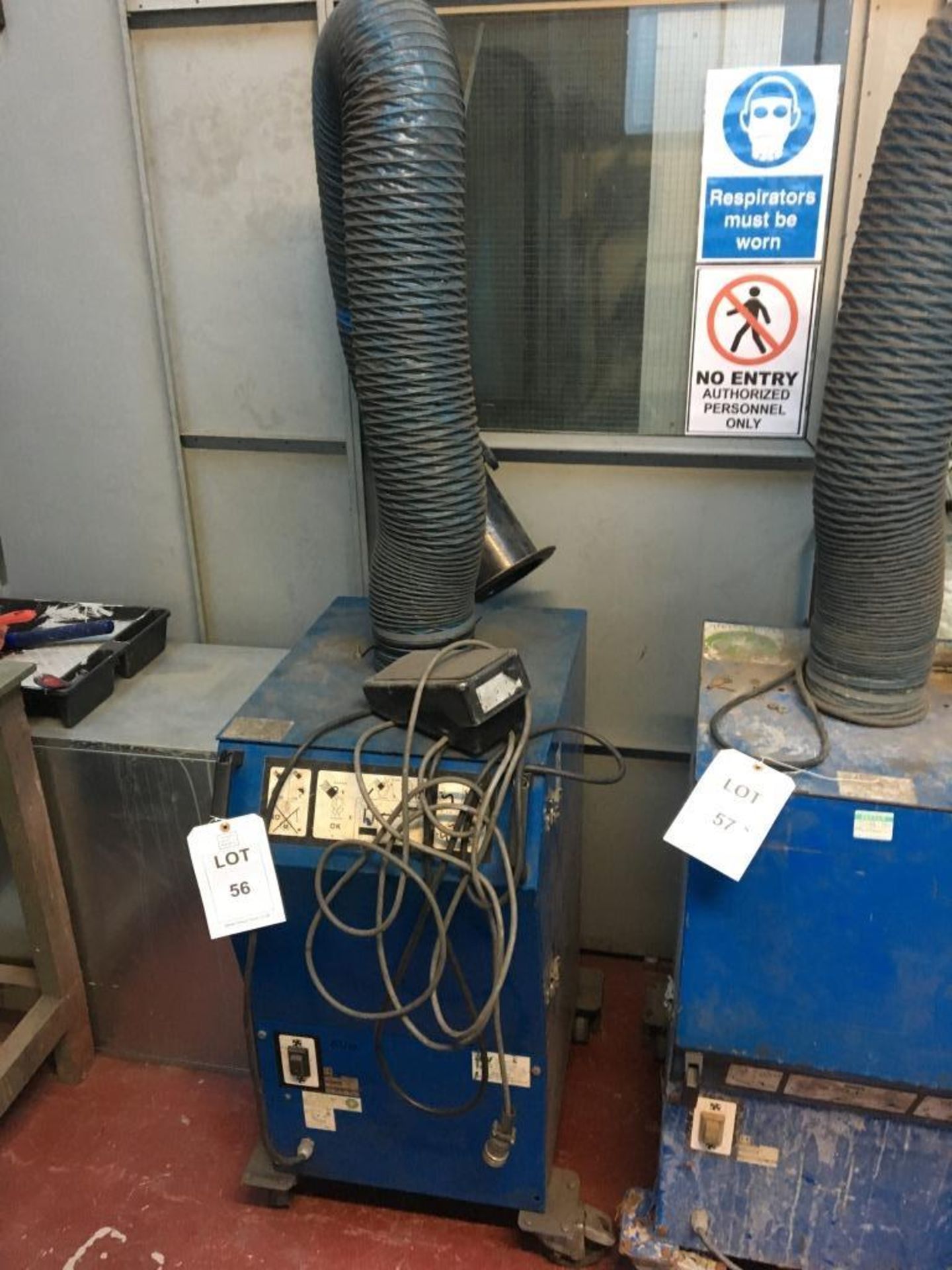 Mobile Mobi-Flex Eur model P-001 fume extractor