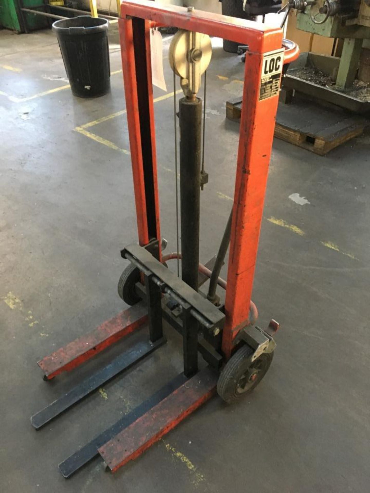 LOC pedestrian hand hydraulic 250kg trolley lift, Year of Manufacture: 1991, Serial no. 27112.