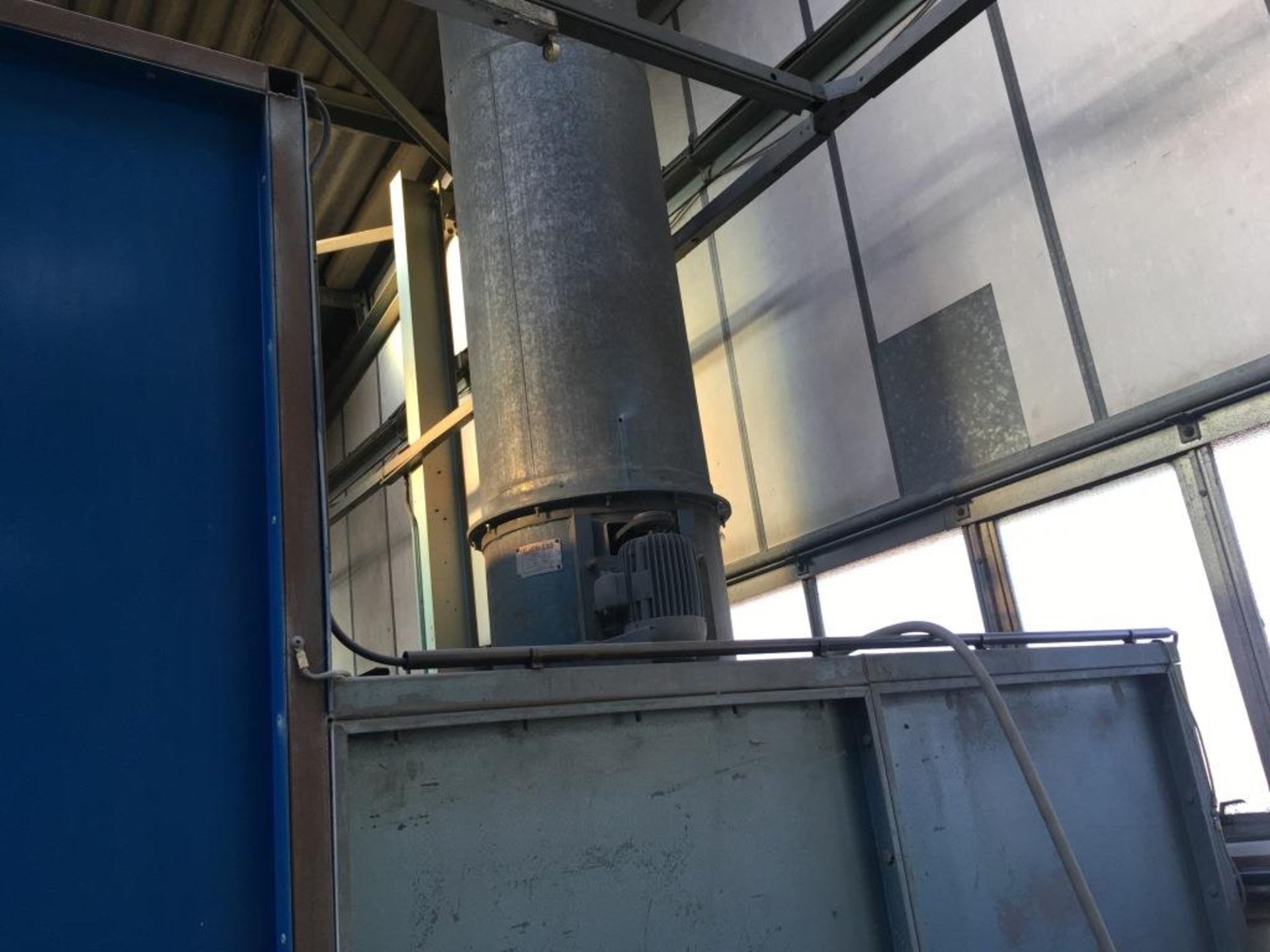 Fabricated spray booth, approx. external dimensions 3.2m wide x 4.8m deep x 3.1m tall. Chimney not - Image 3 of 3