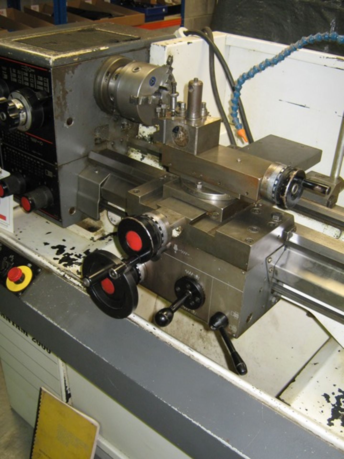 Colchester Bantam 2000 lathe 415V Serial Number LBH20SMLJA03070M 25300332 with 3 Jaw chuck and - Image 3 of 6