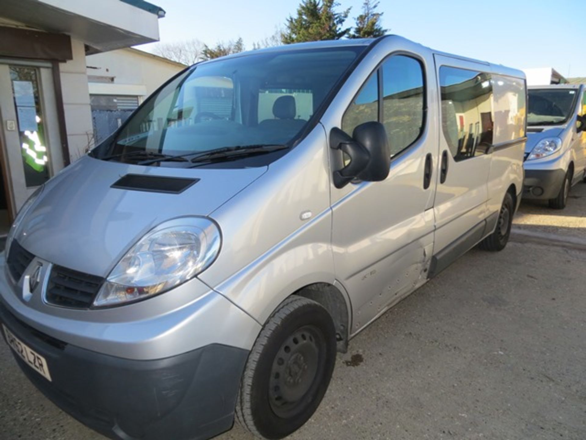 Renault Traffic LL29 DCi Diesel 6 seater Panel Van with side windows Reg No BV62LZR 1996cc d.o.r. - Image 2 of 9