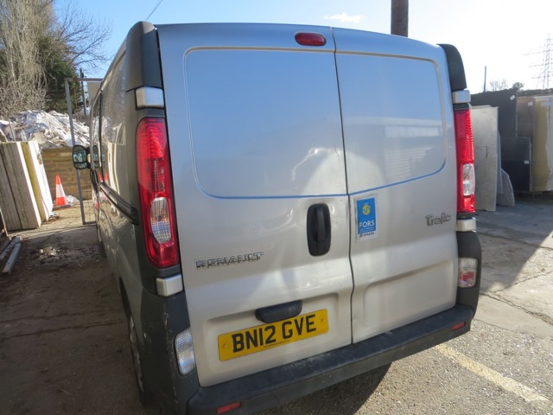 Renault Traffic LL29 DCi Diesel 6 seater Panel Van with side windows Reg No BN12GVE 1996cc, - Image 4 of 11