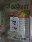 84 bags of Kerakoll H40 Bio Fast white aggregate/adhesive 25Kg bags on 2 pallets