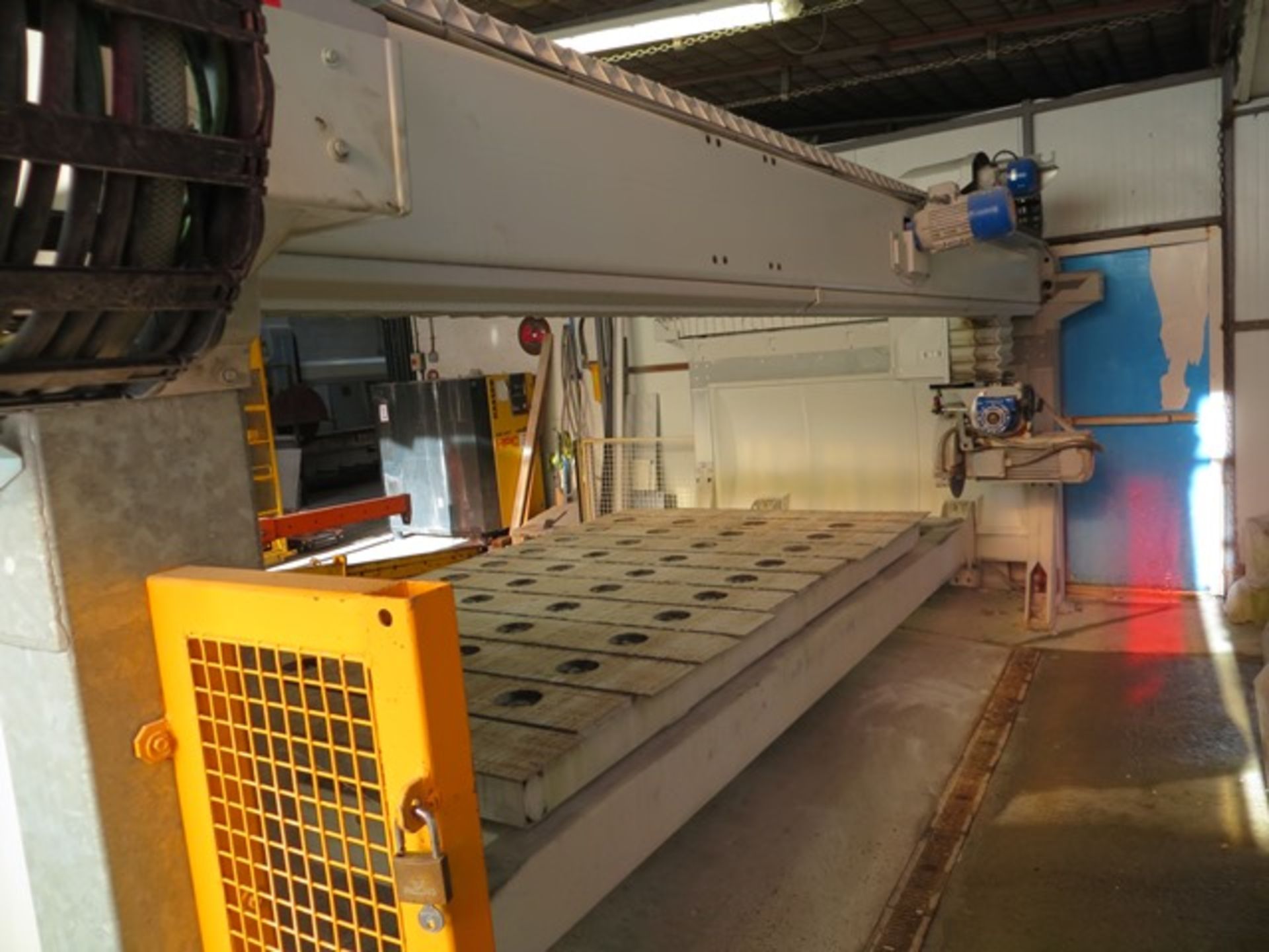 Denver Skema Logic monobloc bridge saw with laser safety guard and OSAI control panel, 3.2m x 1.8m - Image 5 of 7