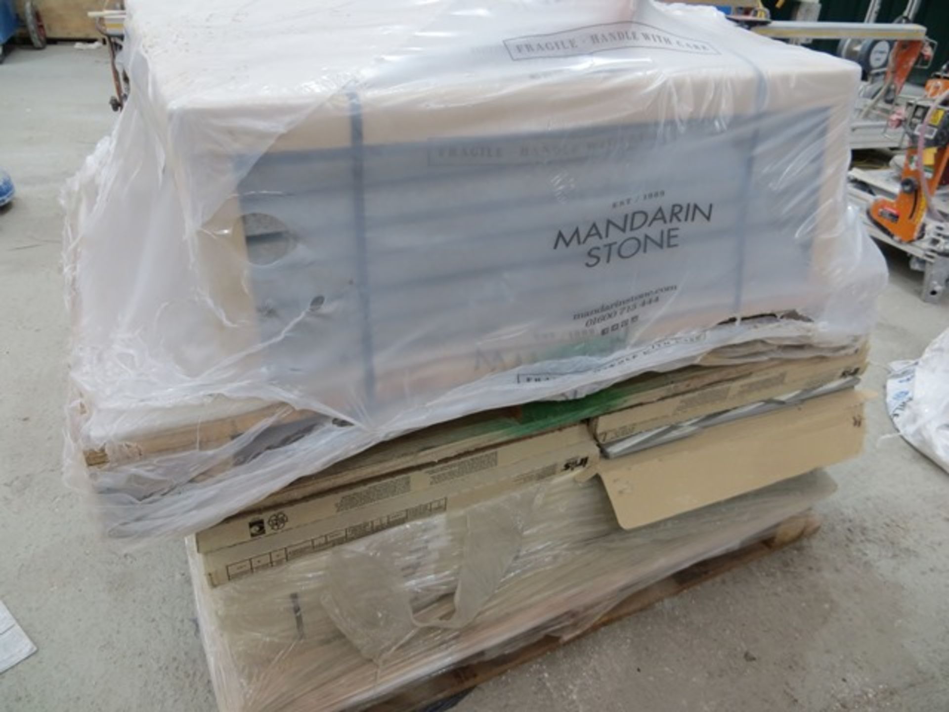 Pallet Containing various Varna Flamed Granit Tiles 900 x 600 x 30mm, Eighteen Boxes of Ariostea - Image 4 of 4