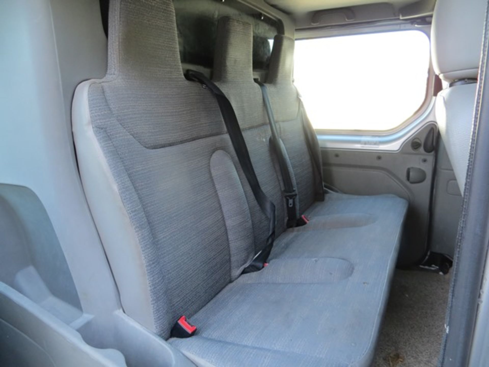 Renault Traffic LL29 DCi Diesel 6 seater Panel Van with side windows Reg No BV62LZR 1996cc d.o.r. - Image 9 of 9