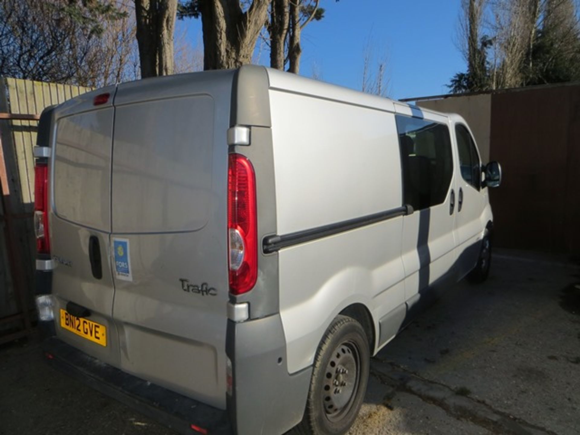 Renault Traffic LL29 DCi Diesel 6 seater Panel Van with side windows Reg No BN12GVE 1996cc, - Image 6 of 11