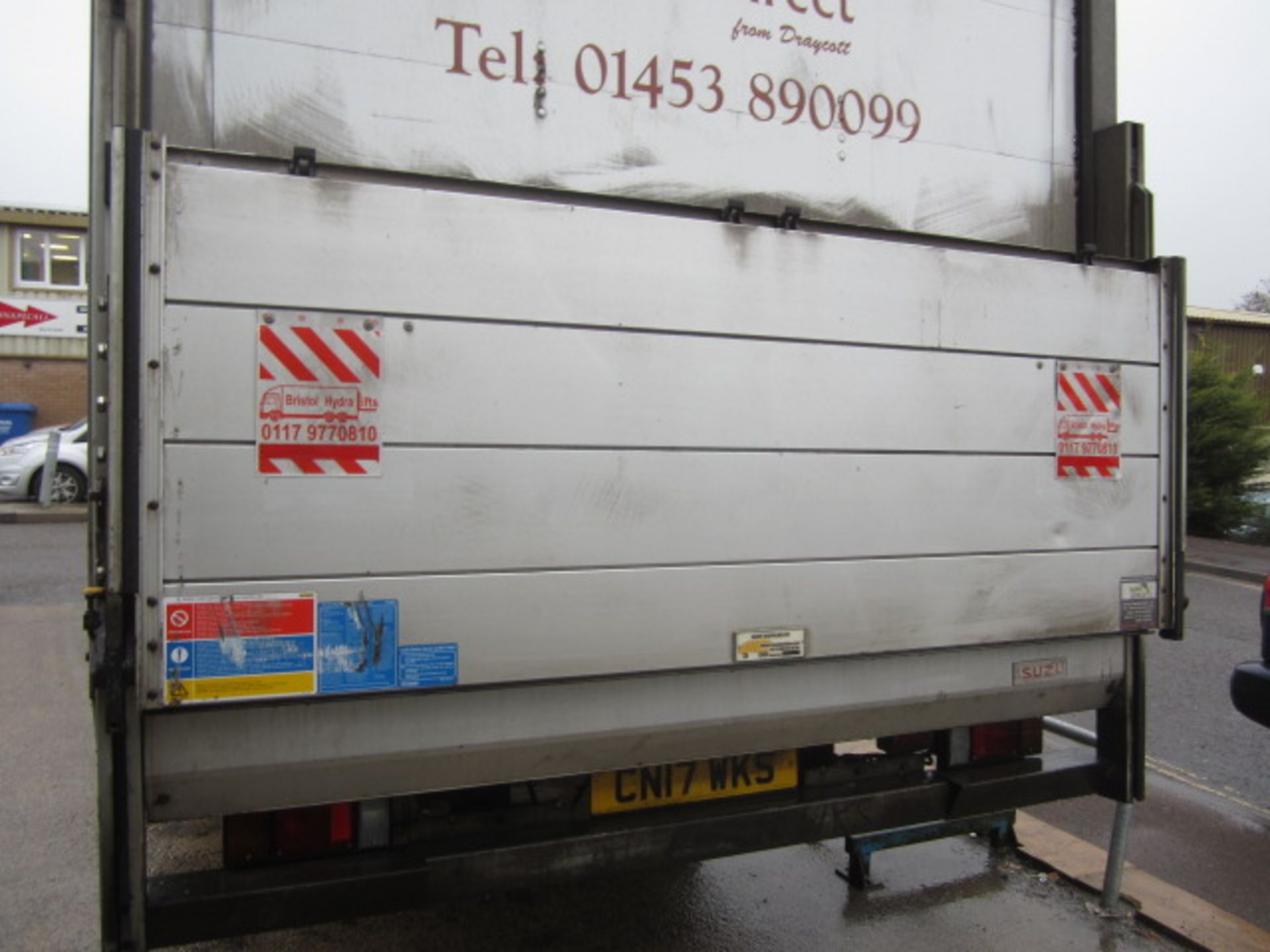 Isuzu Forward N750.190 Euro 6, 7.5 ton rigid box lorry with Palfinger folding tail lift - Image 8 of 12