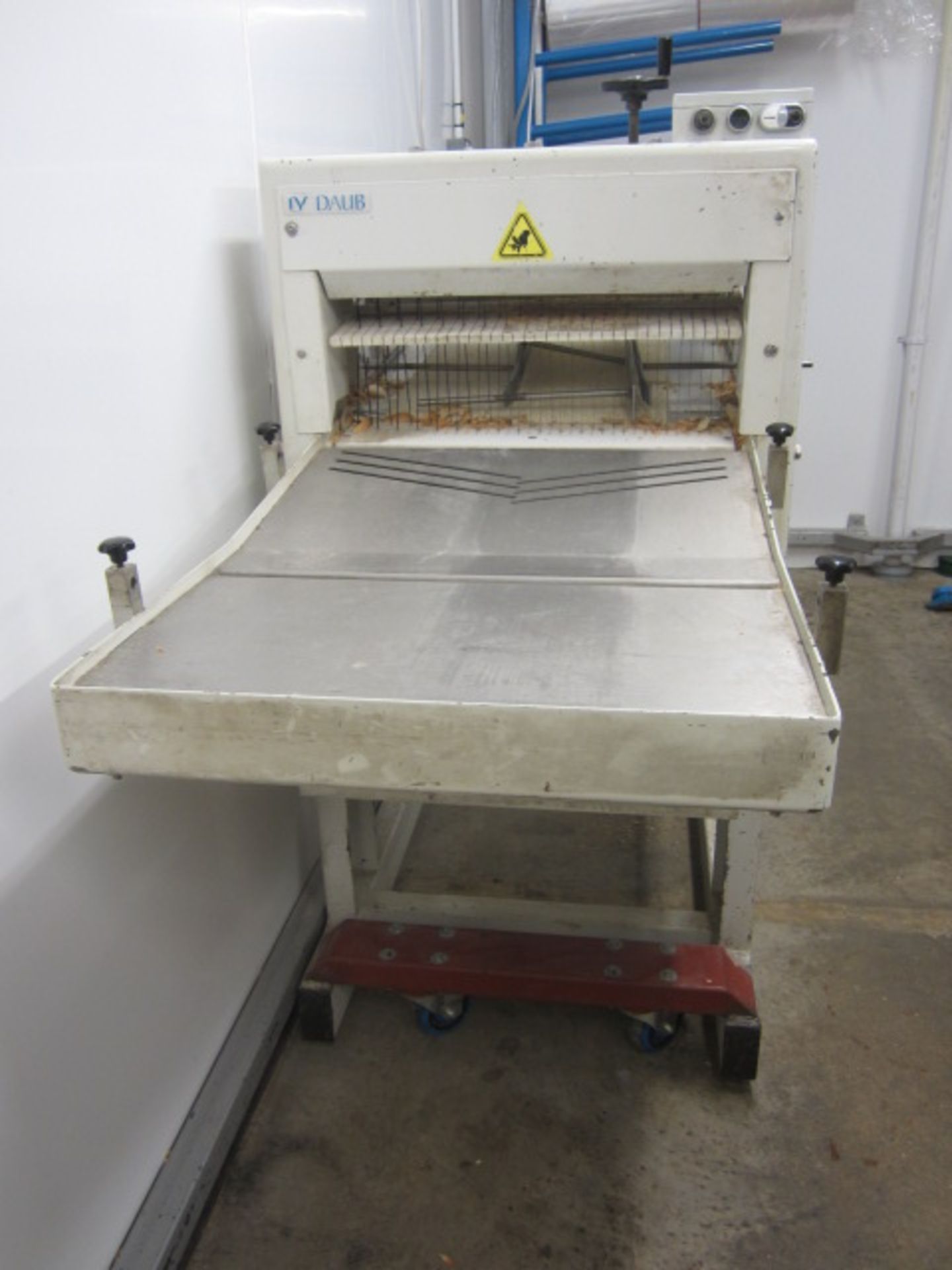 Daub 208/52 belt feed bread slicer s/n: 21883 (2008) Please ensure sufficient resource / handling - Image 2 of 8