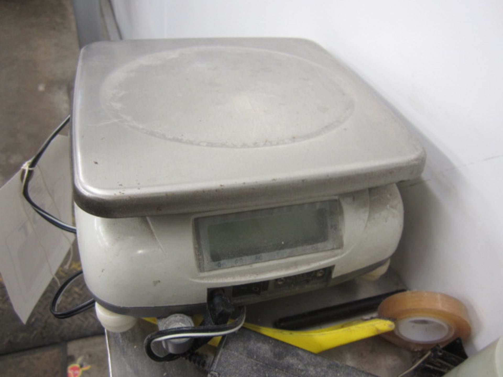 Beetle B218D-6 bench top digital weigh scales s/n: 100190 Max. cap. 6kg - Image 3 of 3