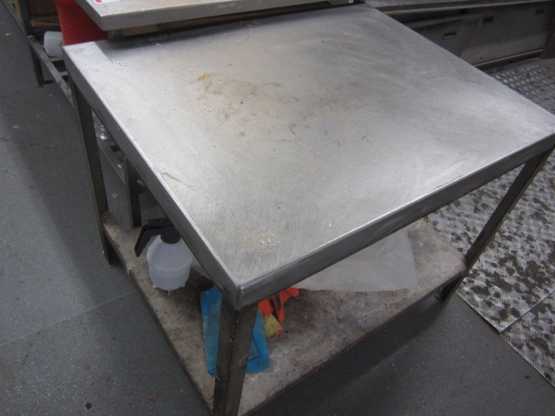 Stainless steel food preparation work surface Approx. 950 x 750mm (Please ensure sufficient resource - Image 3 of 3