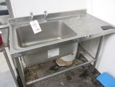 Stainless steel single basin sink unit. Approx. 1200 x 600mm (Please Note: An approved Risk