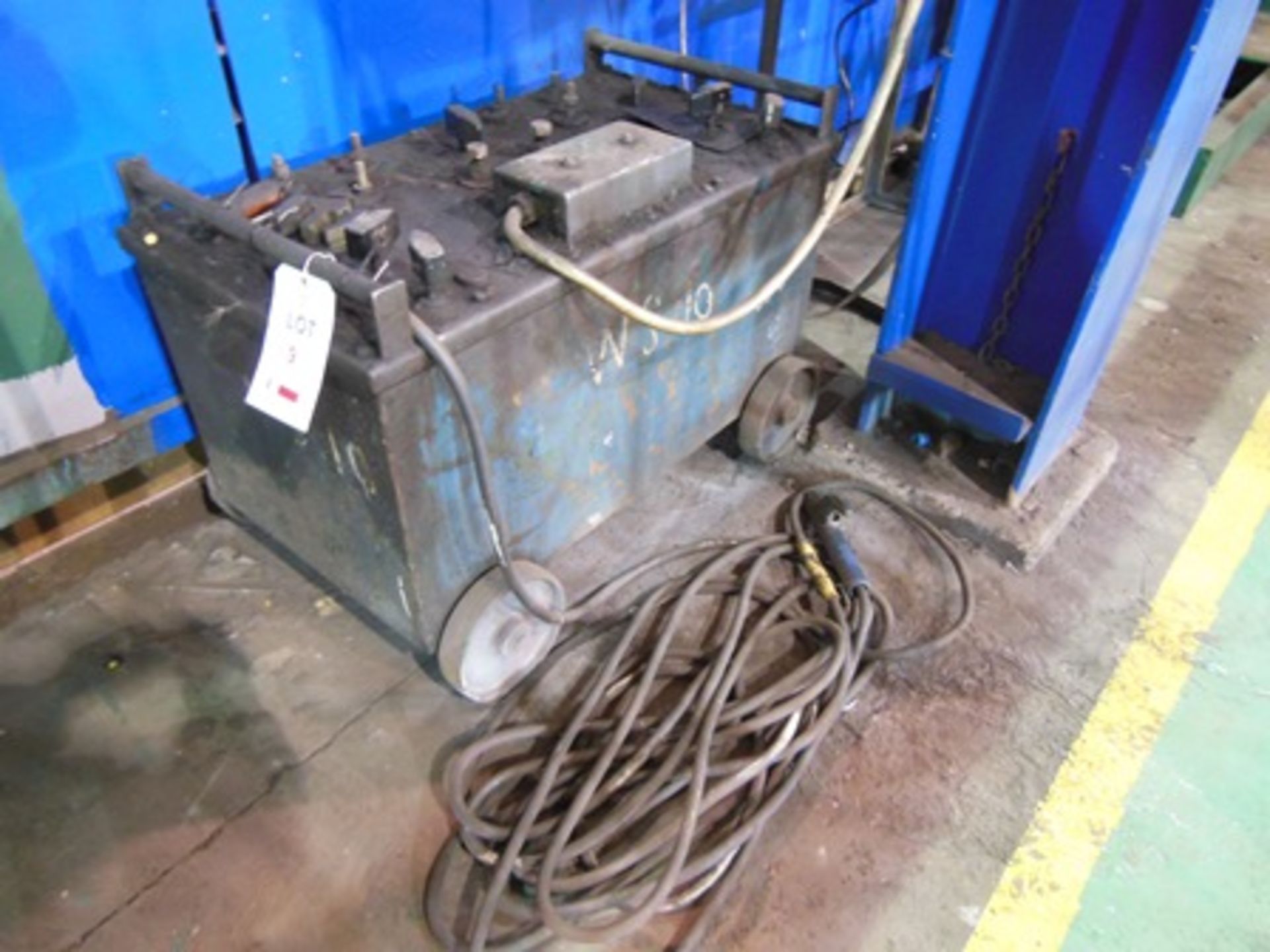 Unbranded stick welder (Please note that this lot will require disconnection by a qualified